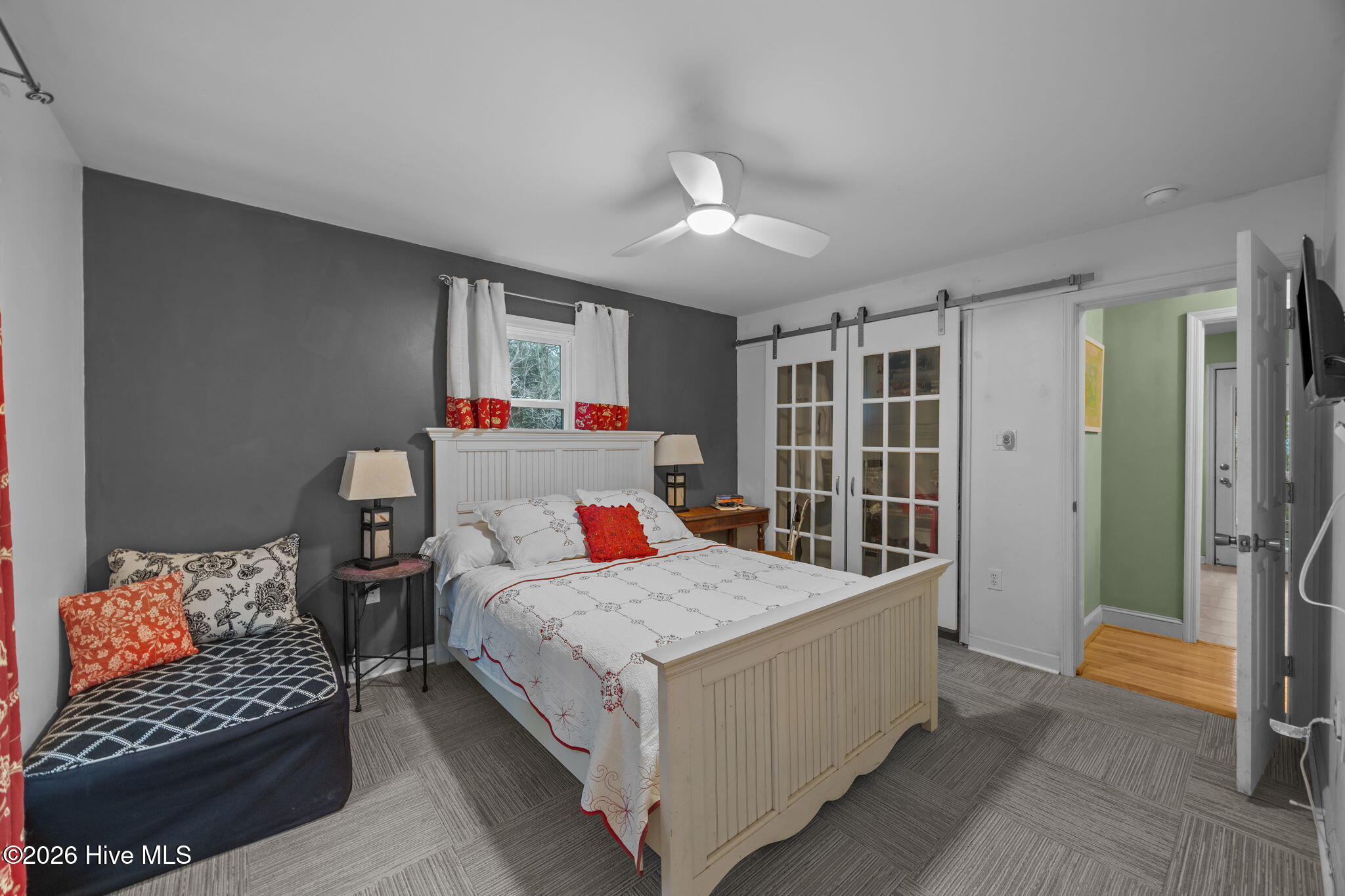 100552067 | Photo 18