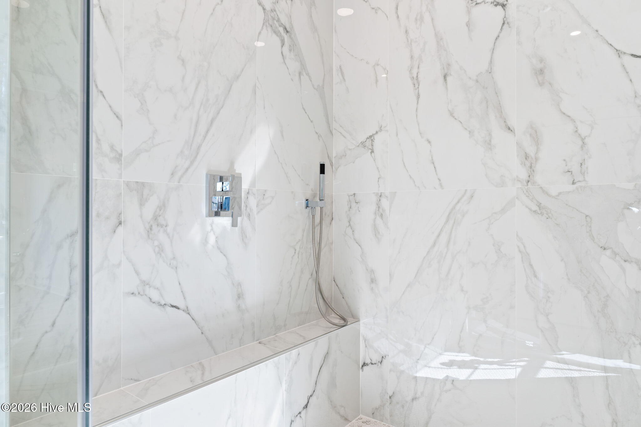 100559220 | Photo 27