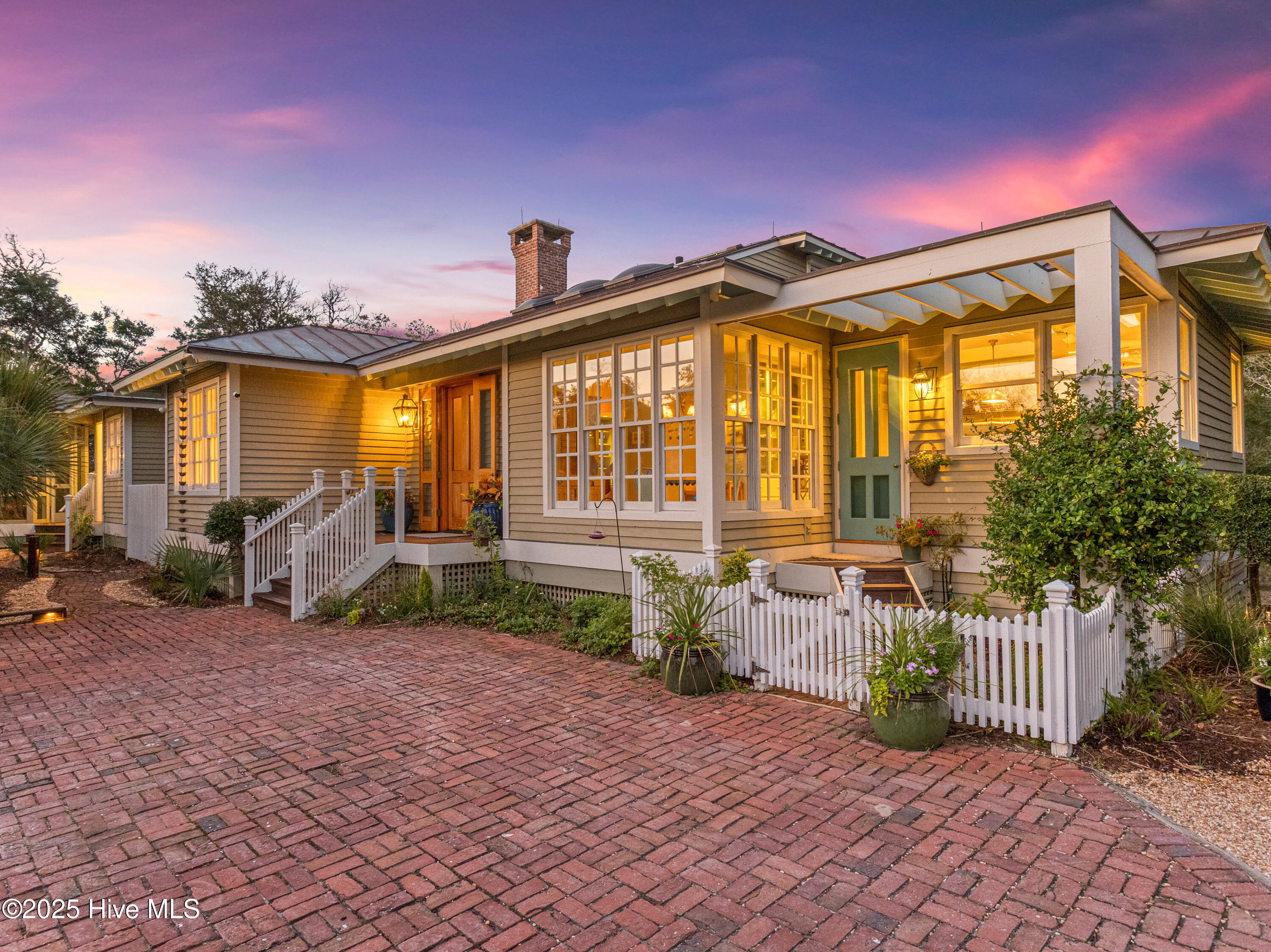 100531454 | Photo 89