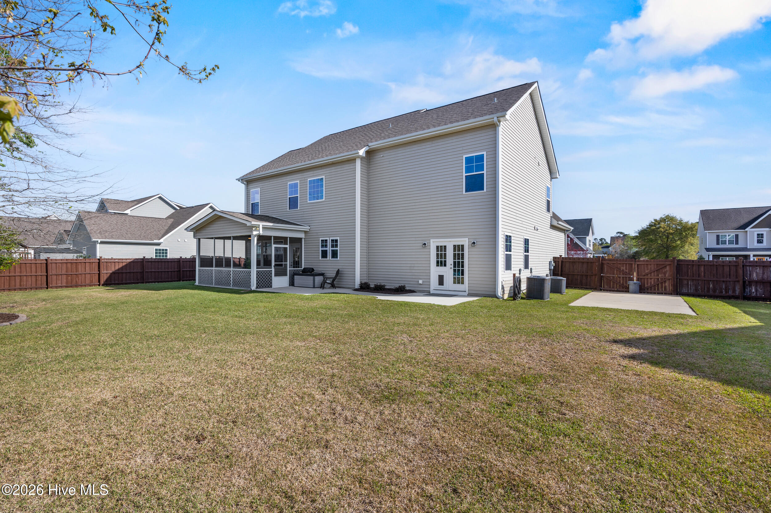 100564750 | Photo 40