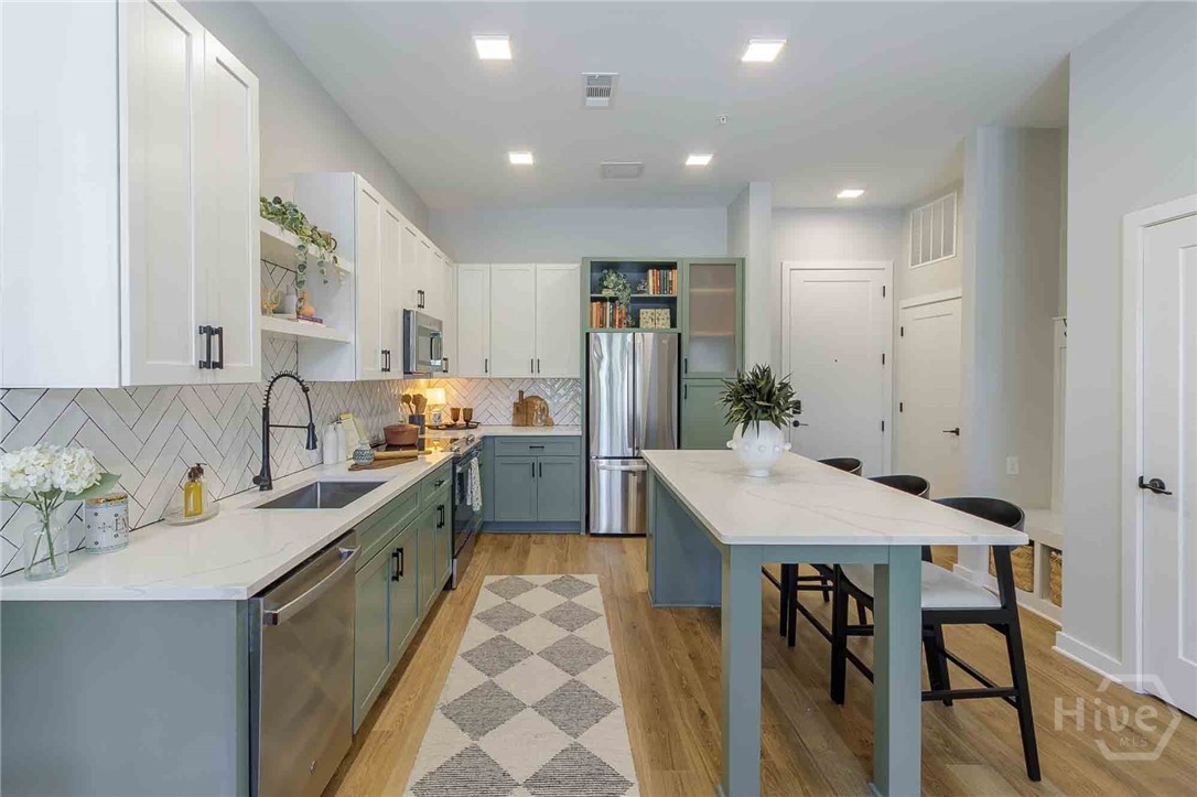 1150 E Perry Lane UNIT B4, Savannah, GA, 31404