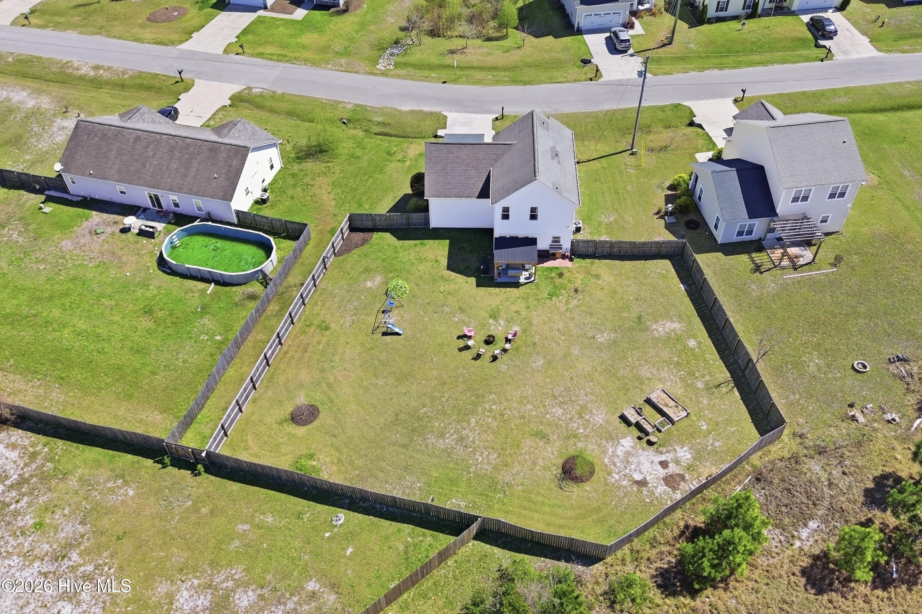 100562643 | Photo 40