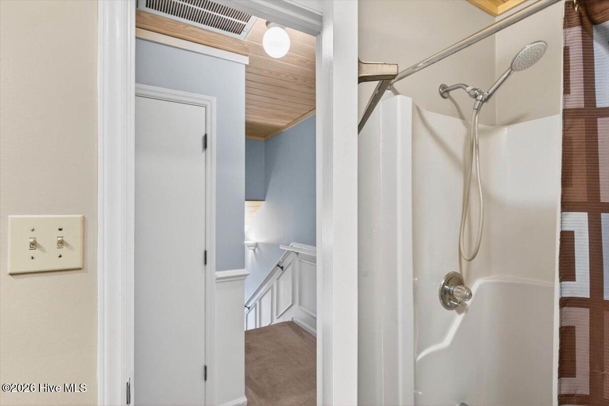 100549781 | Photo 43