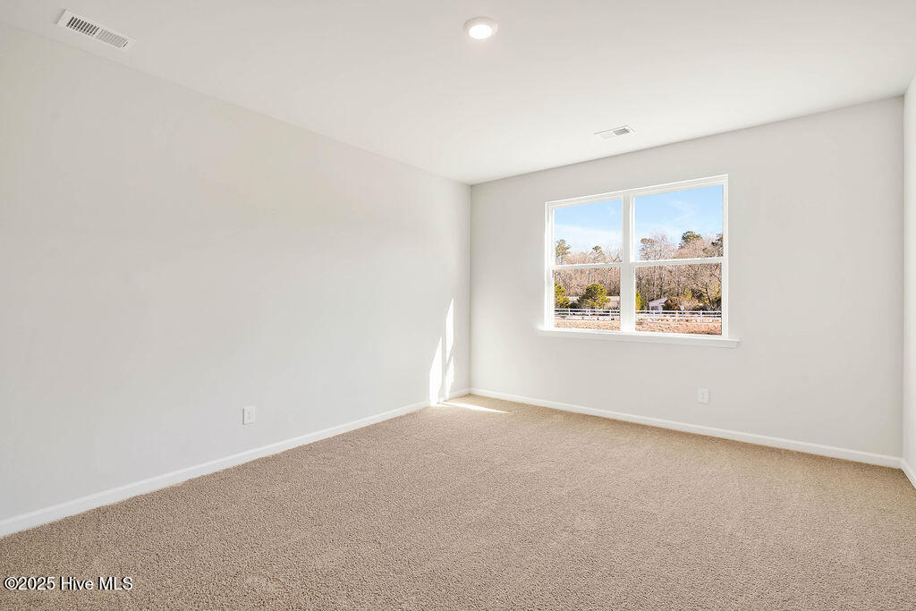 100561109 | Photo 24