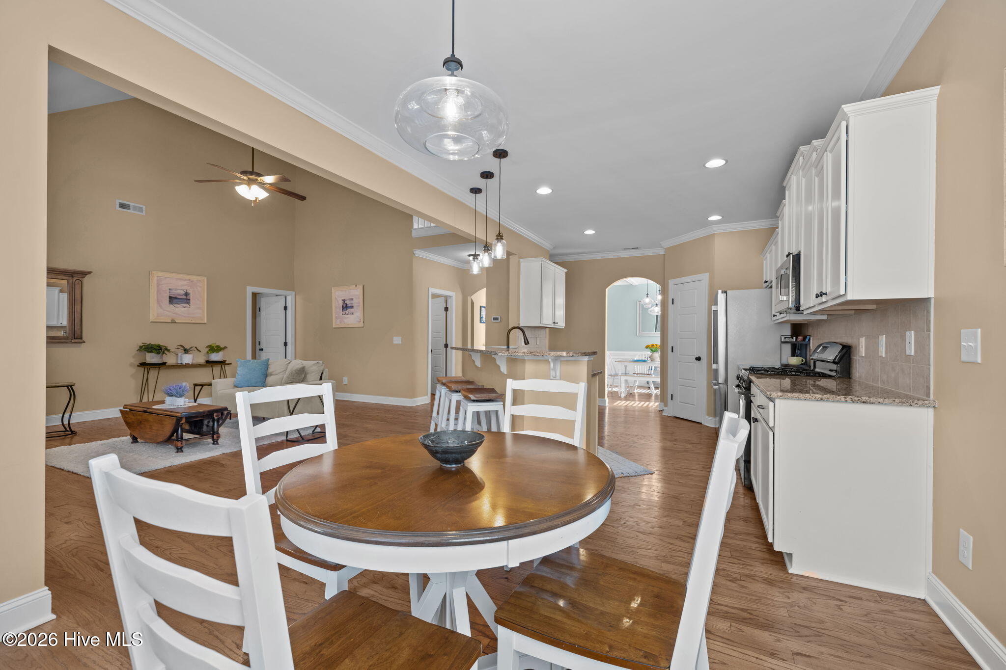 100549761 | Photo 13