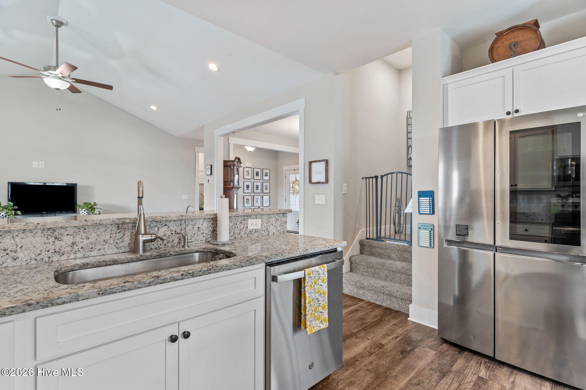 100558156 | Photo 23