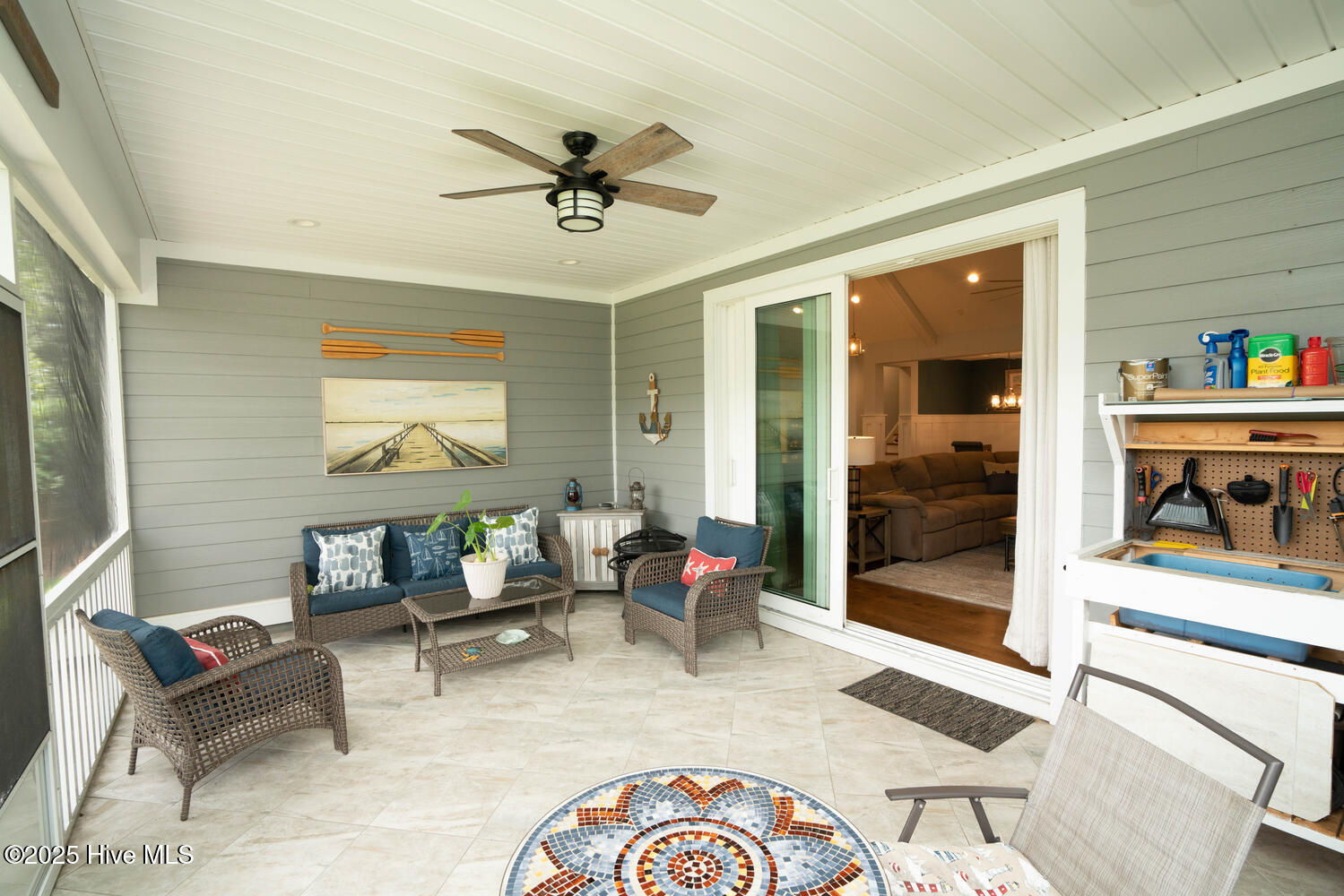 100558918 | Photo 43