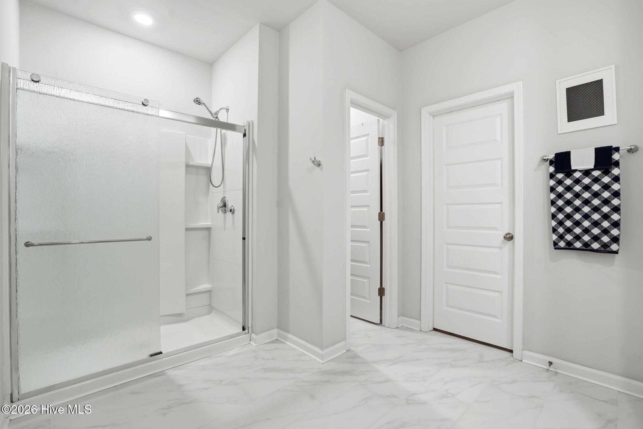 100560764 | Photo 23