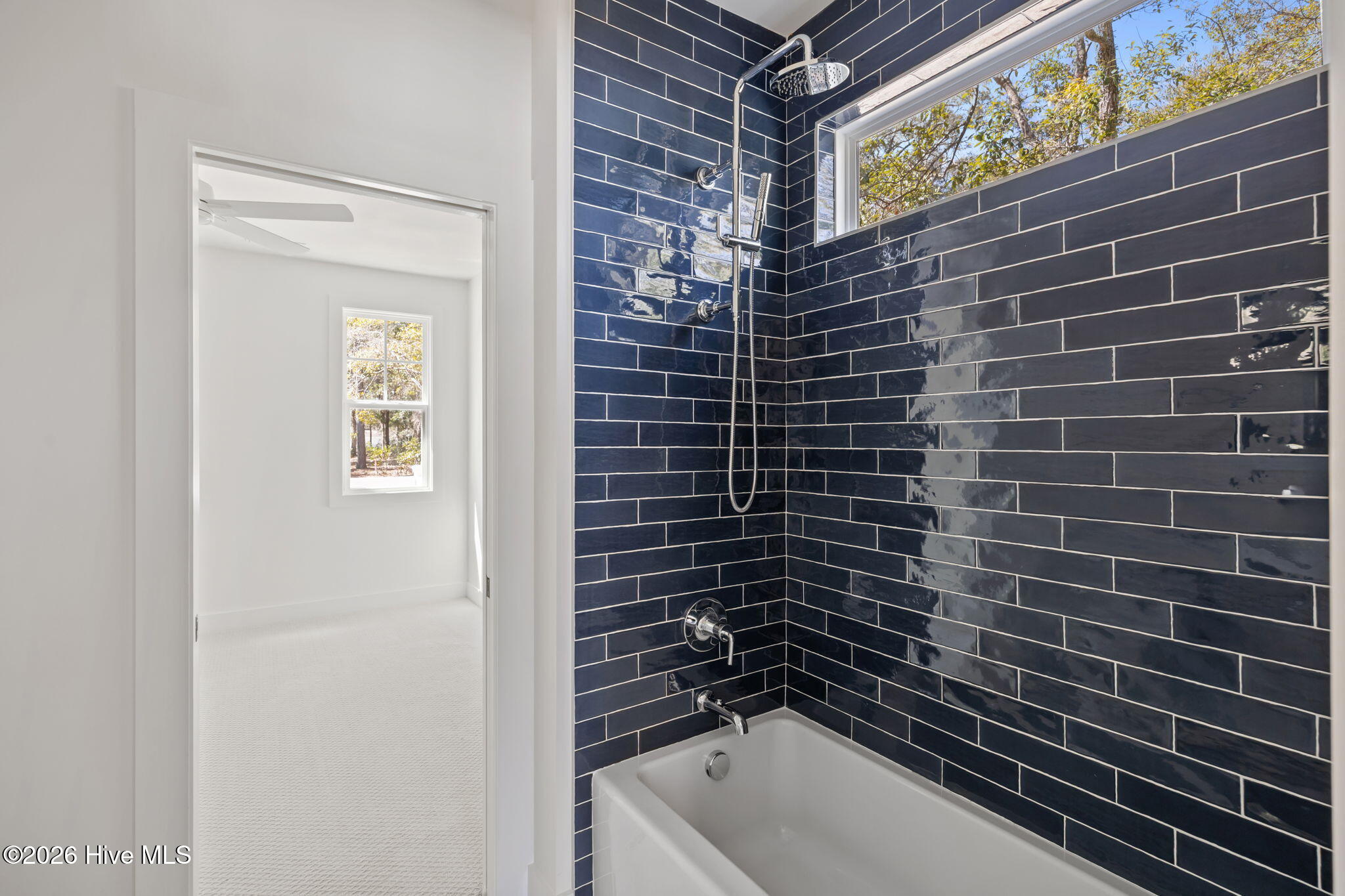 100559098 | Photo 30