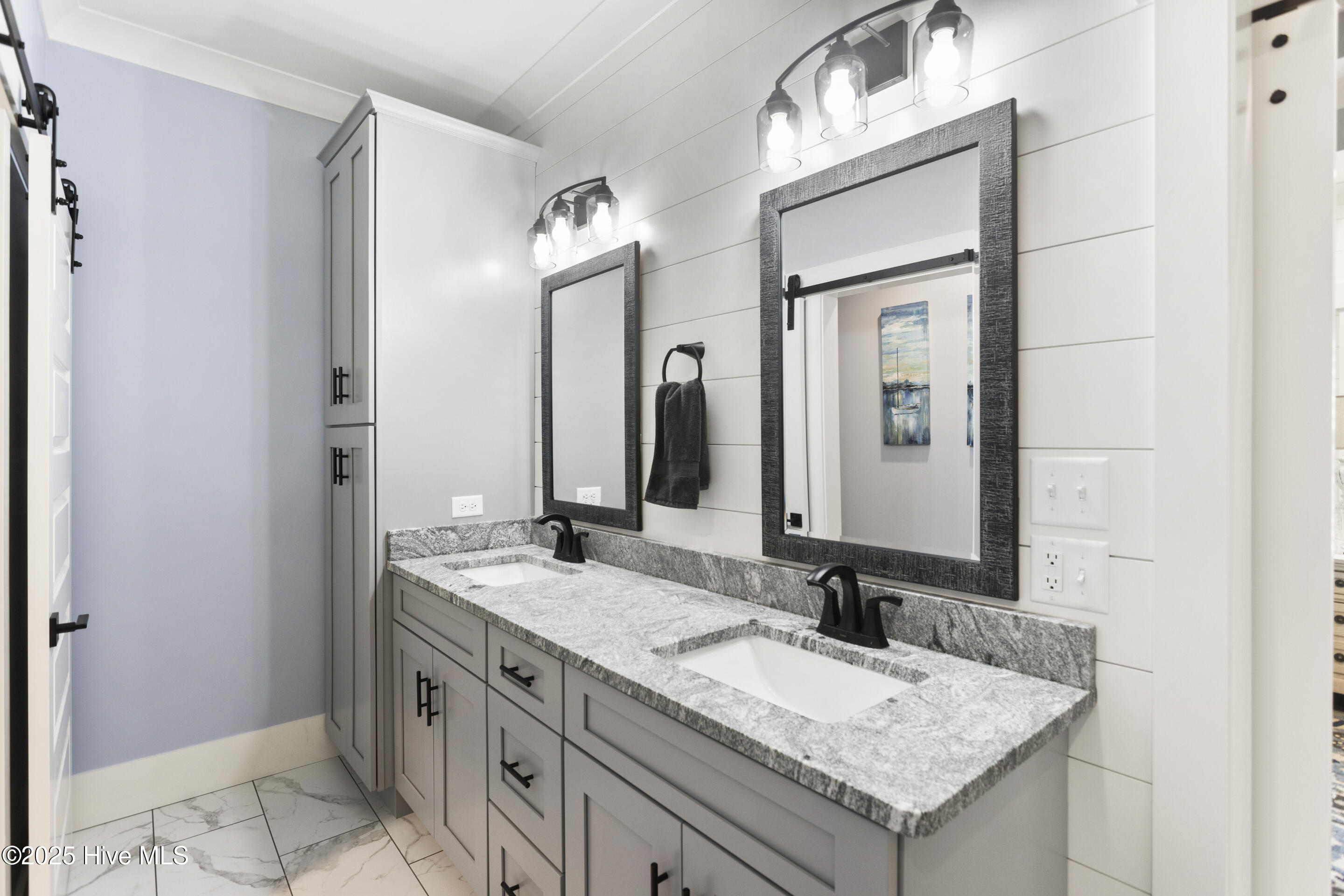 100504918 | Photo 28