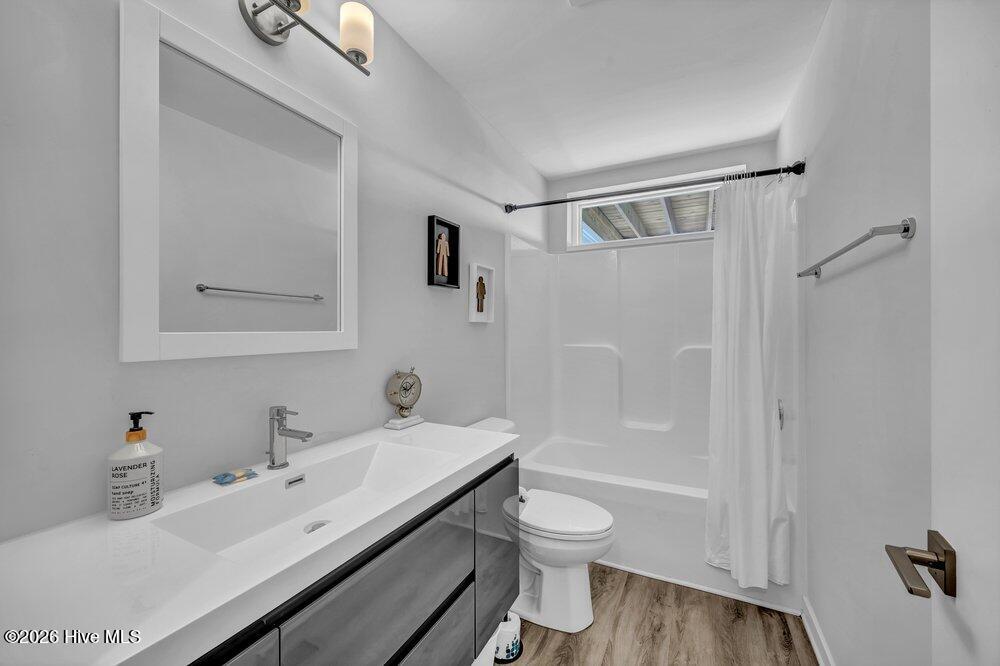 100550491 | Photo 21