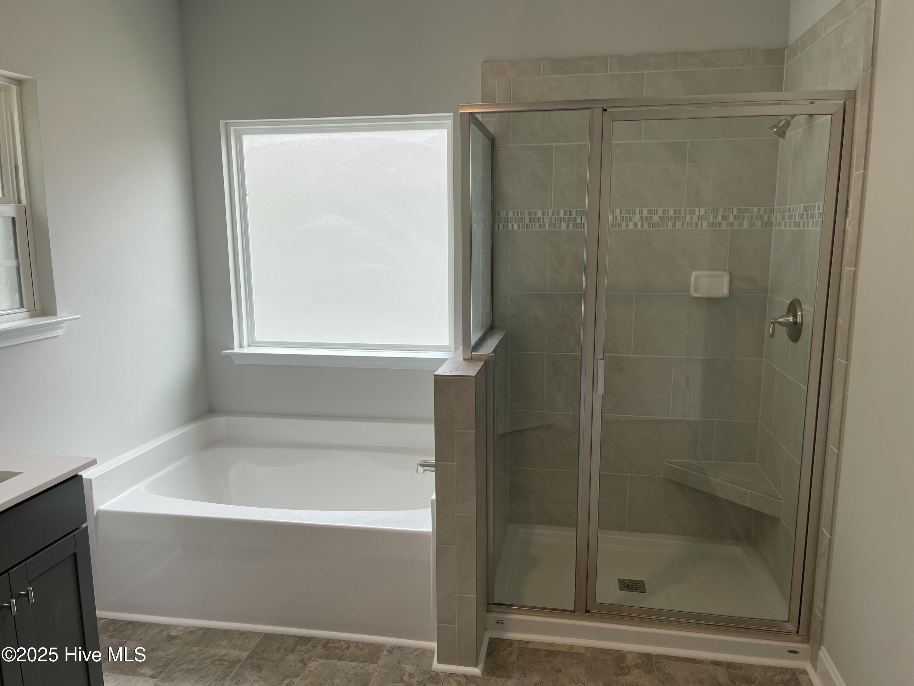 100446746 | Photo 24