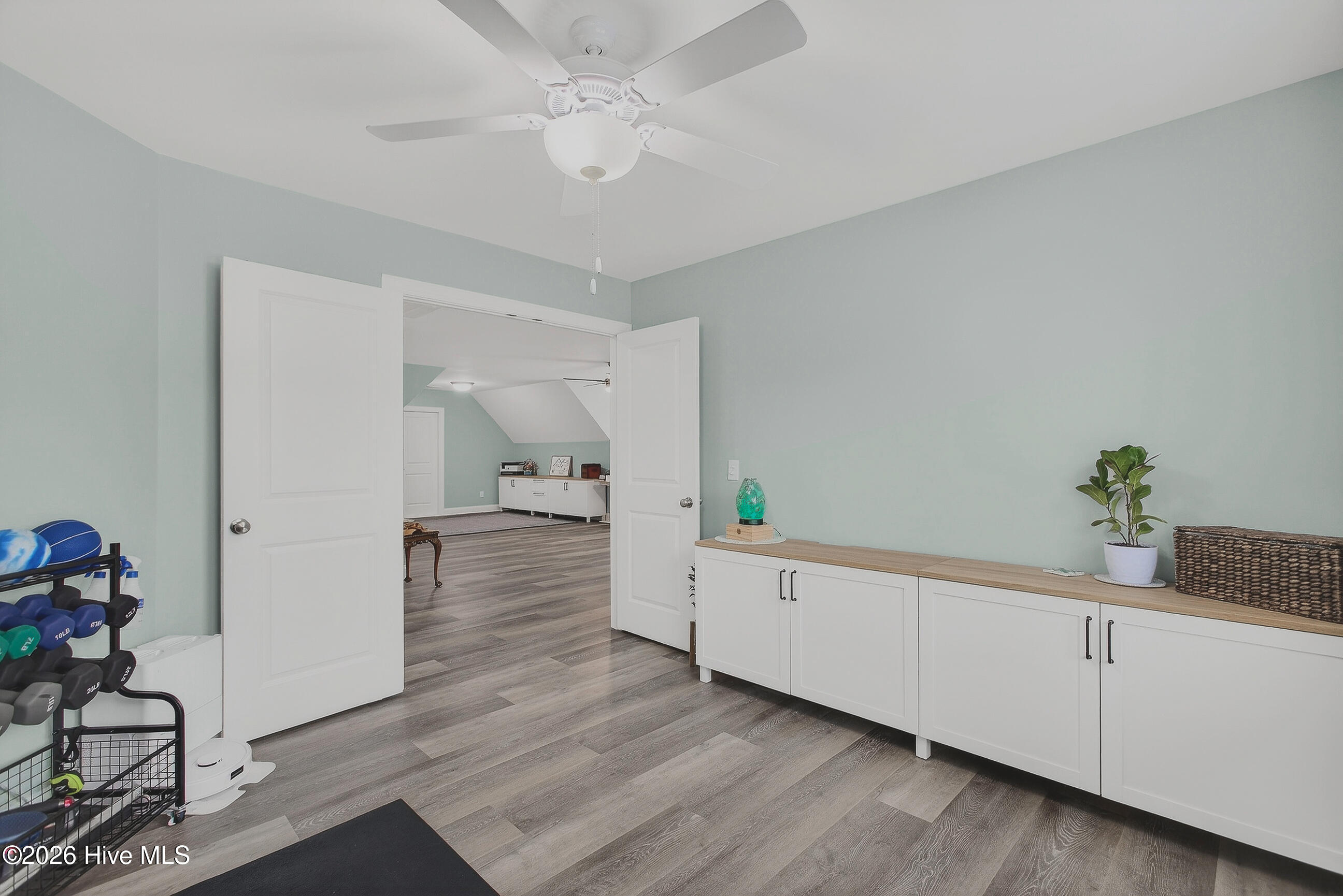 100563505 | Photo 35