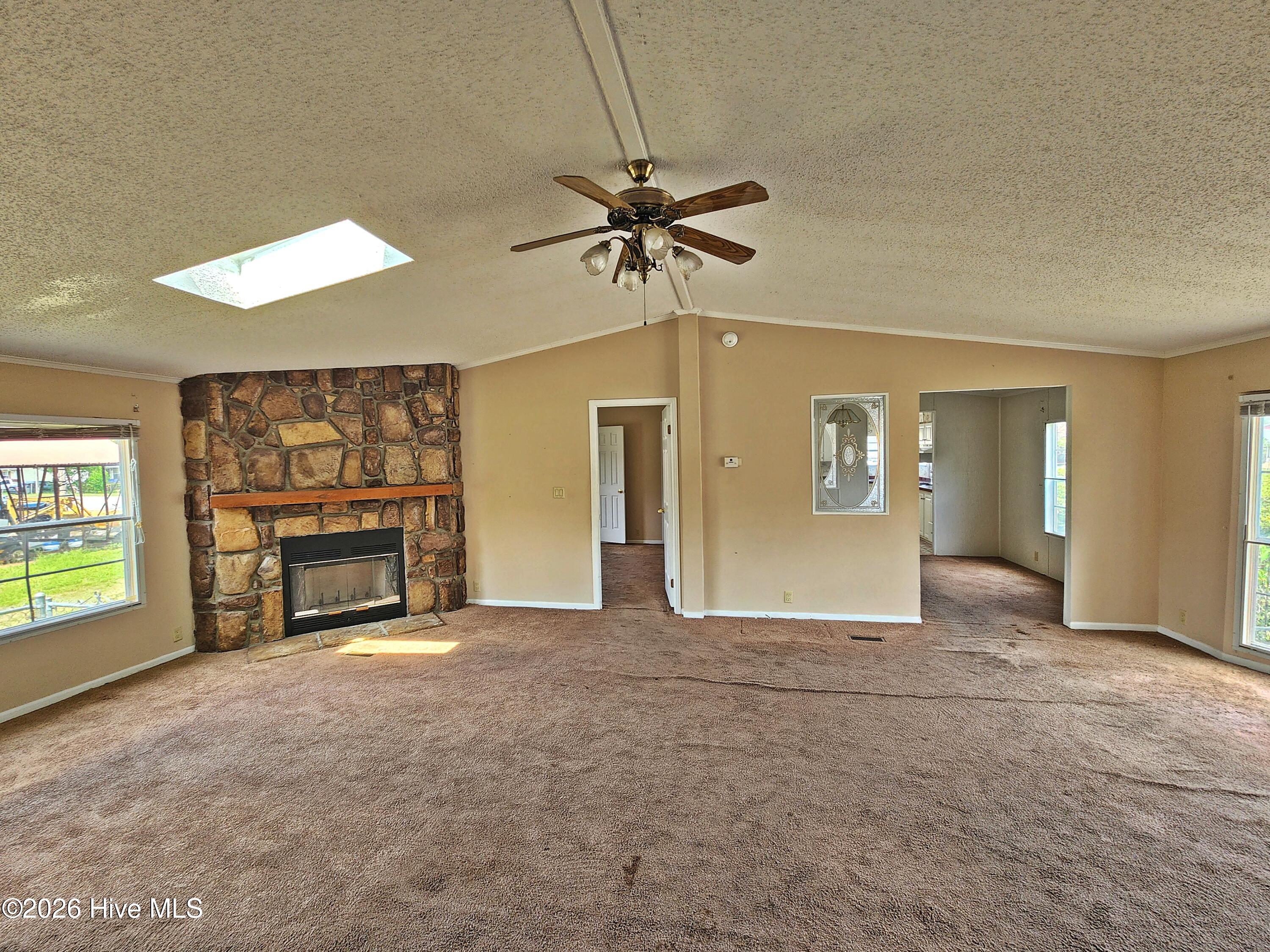 100566960 | Photo 16