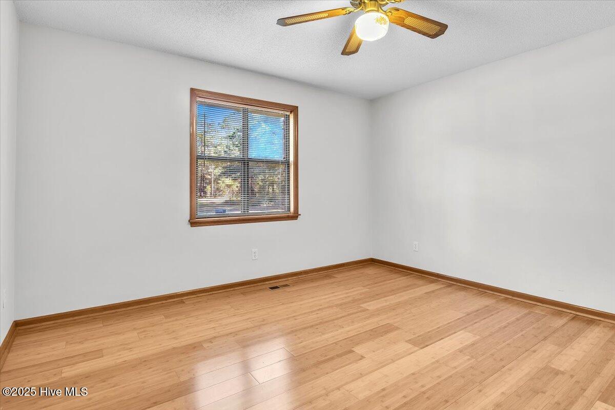 100568309 | Photo 57