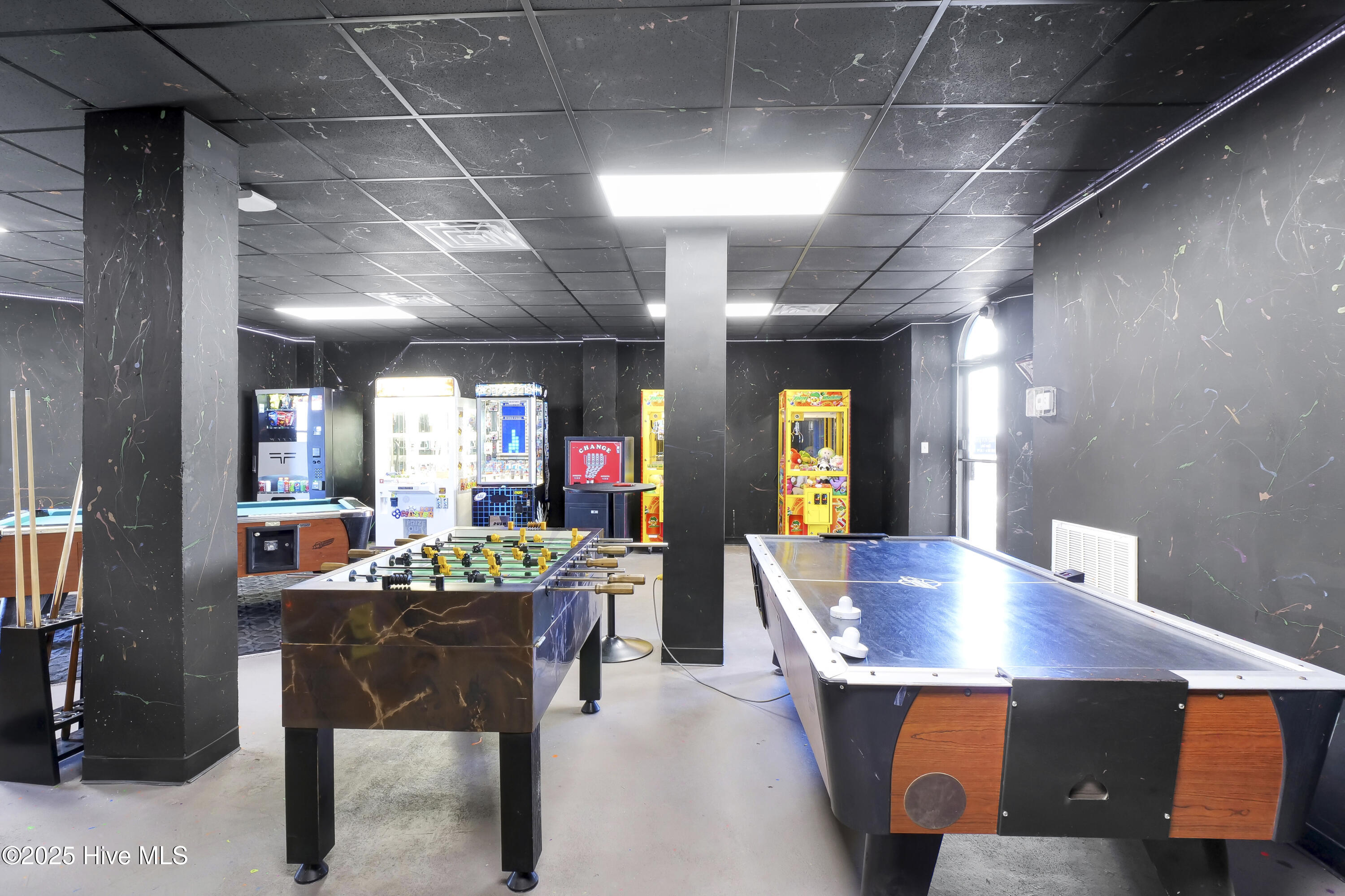 100520966 | Photo 40