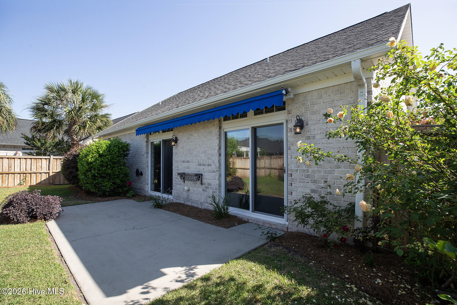 100569615 | Photo 28