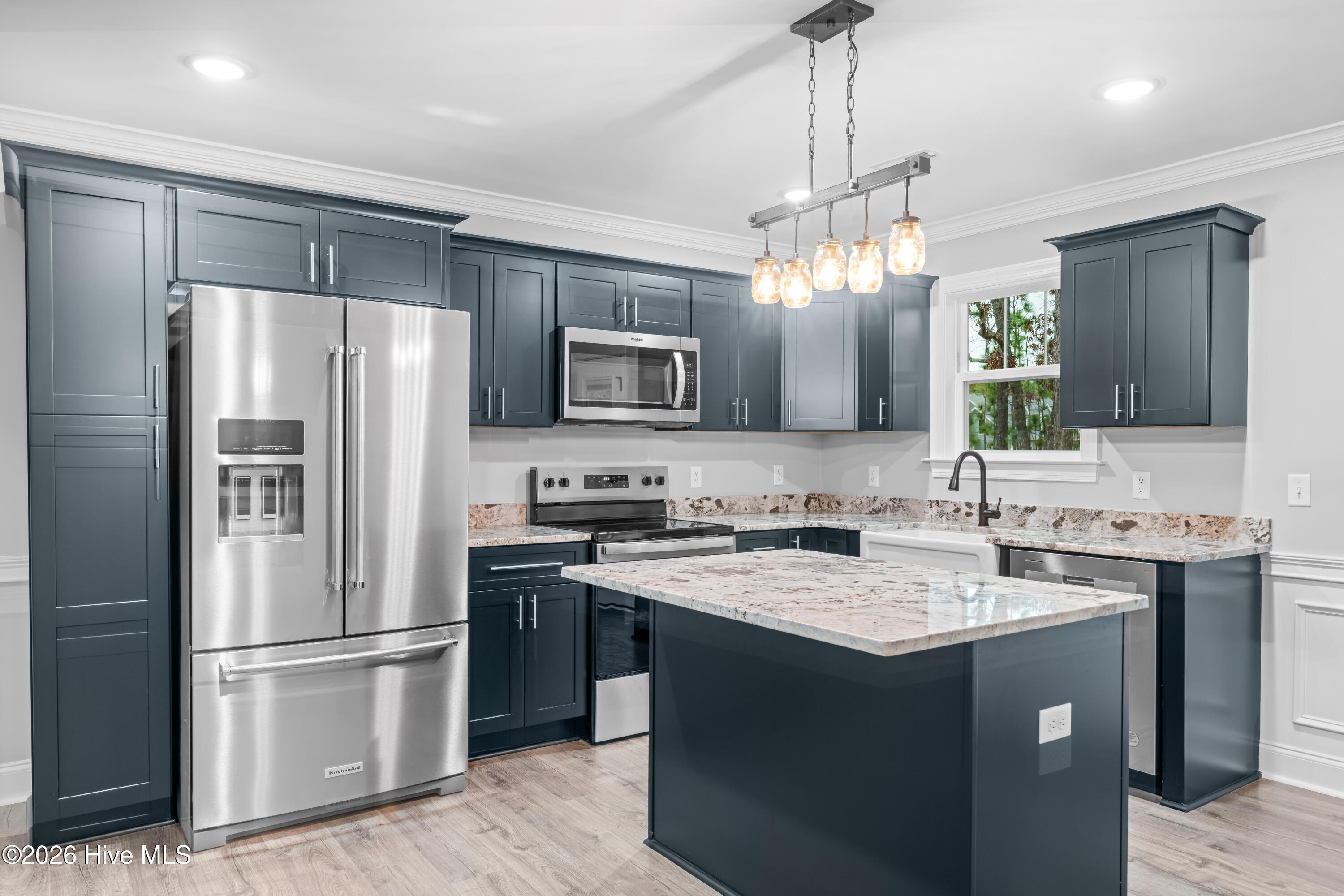 100553023 | Photo 12