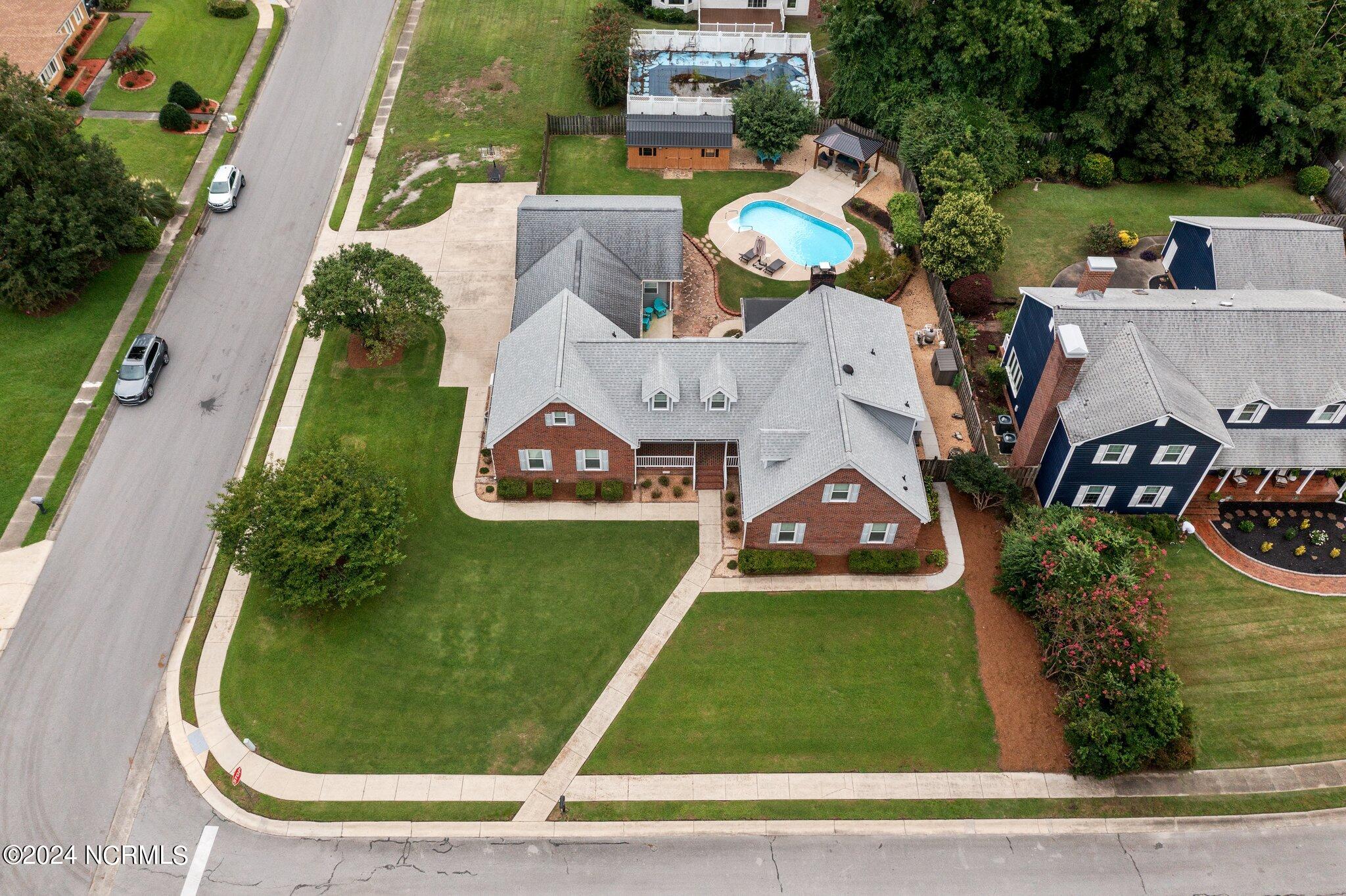 100528351 | Photo 60