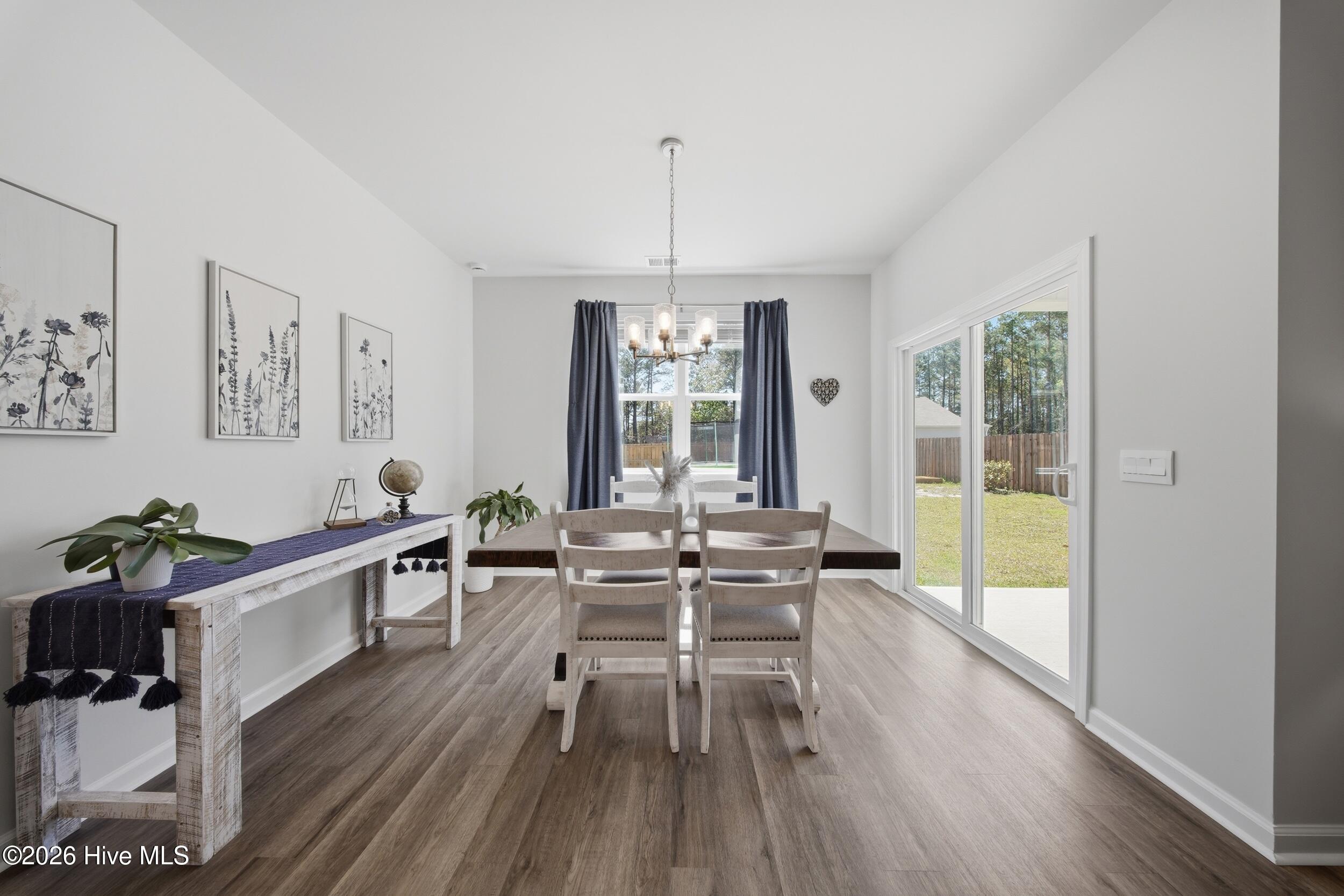 100565594 | Photo 27