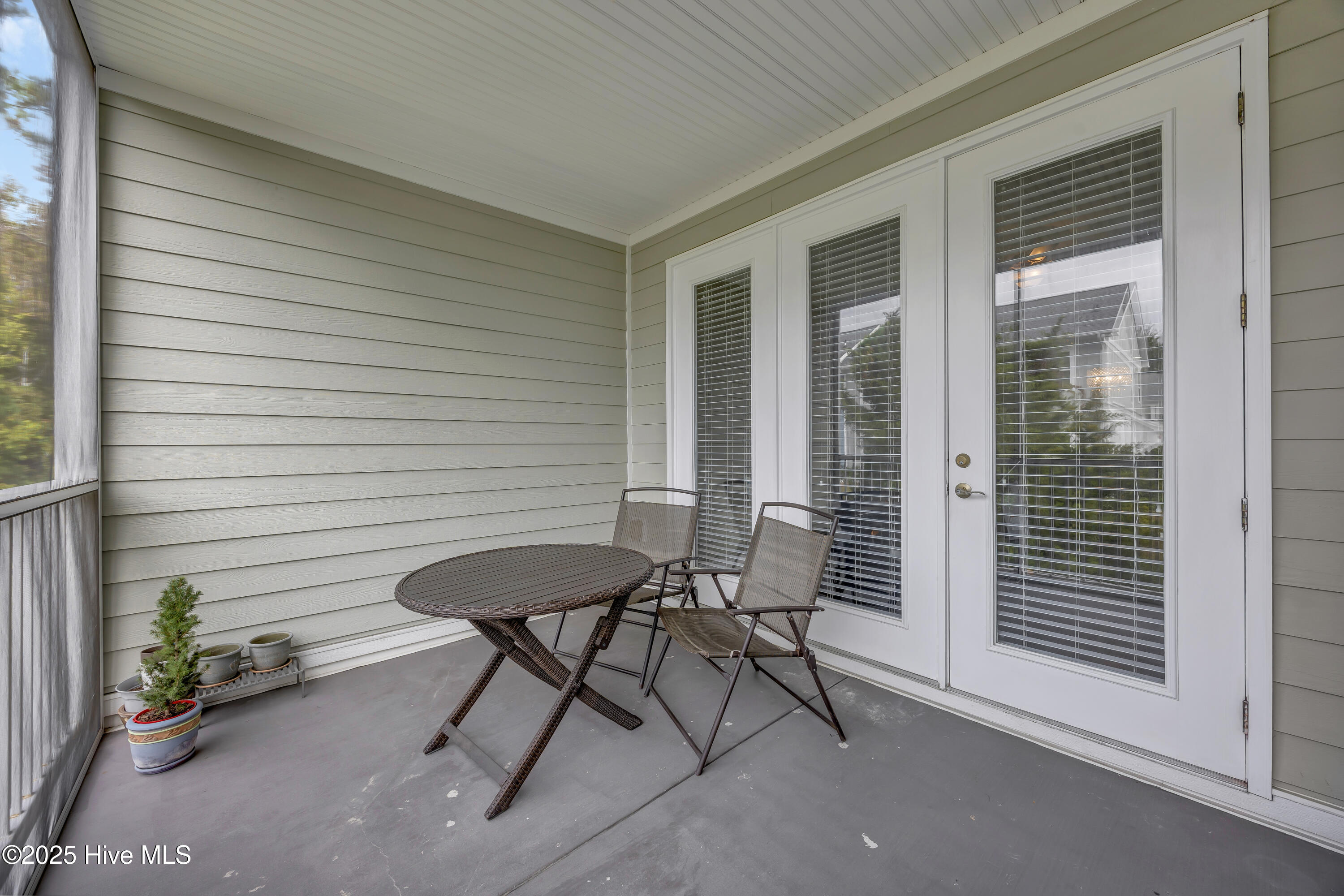 100551709 | Photo 27