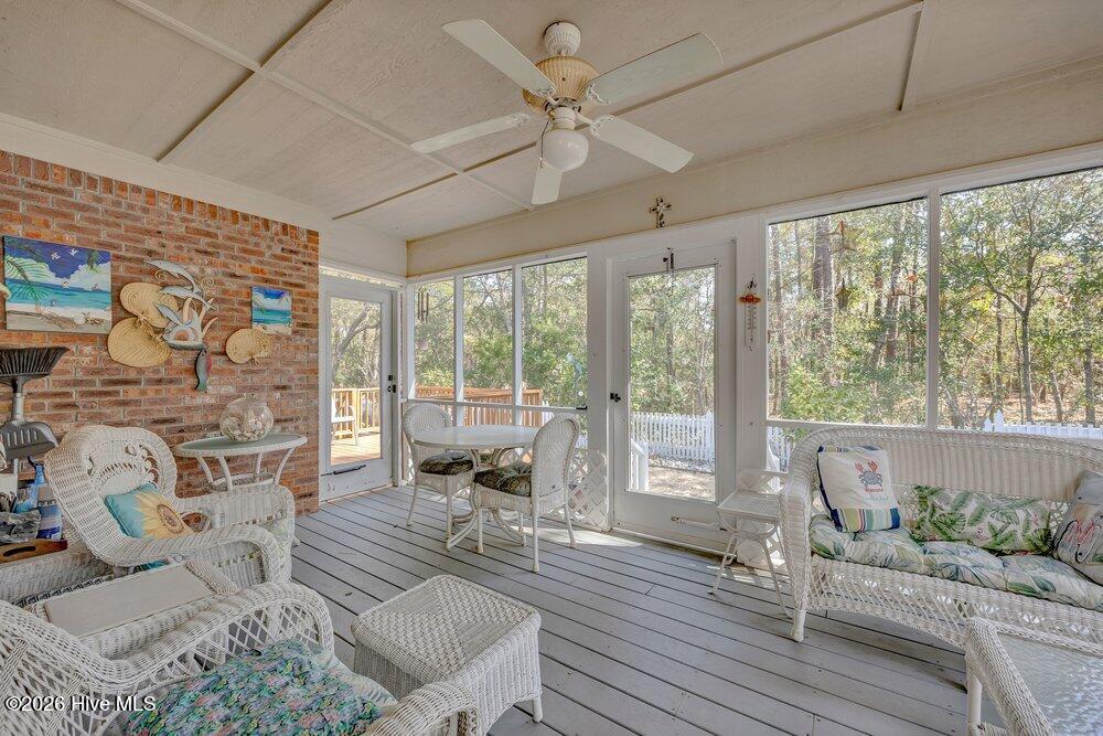 100558144 | Photo 24