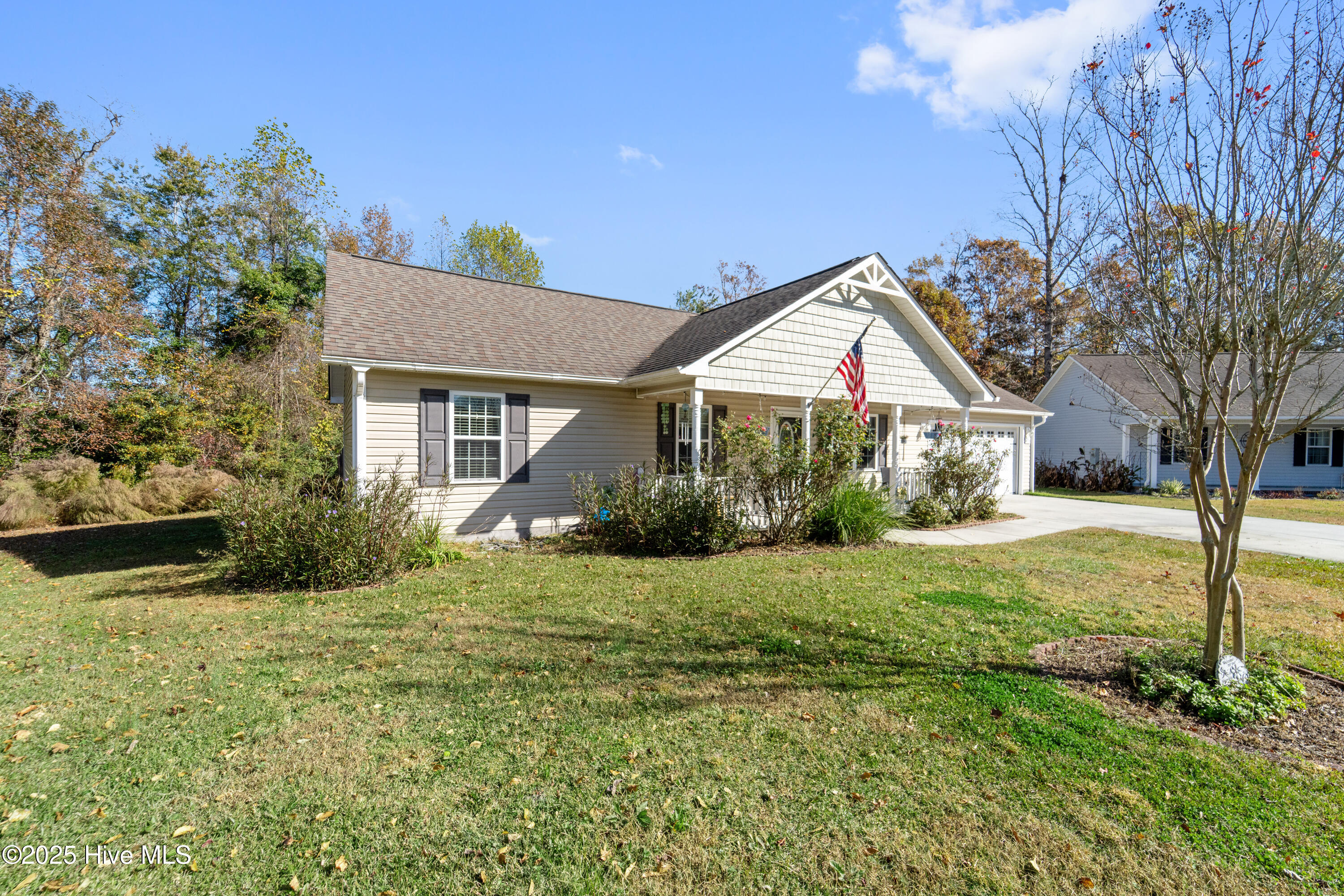 100542188 | Photo 35