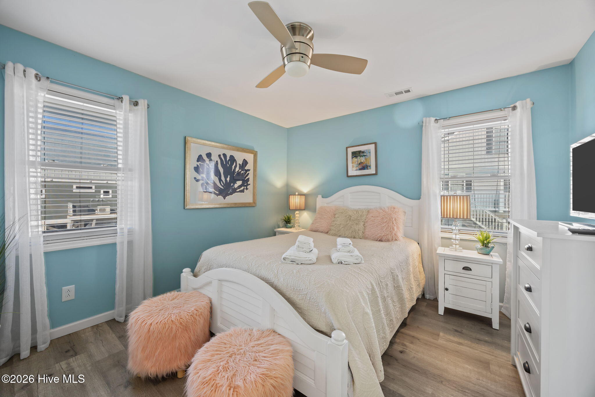 100553984 | Photo 33