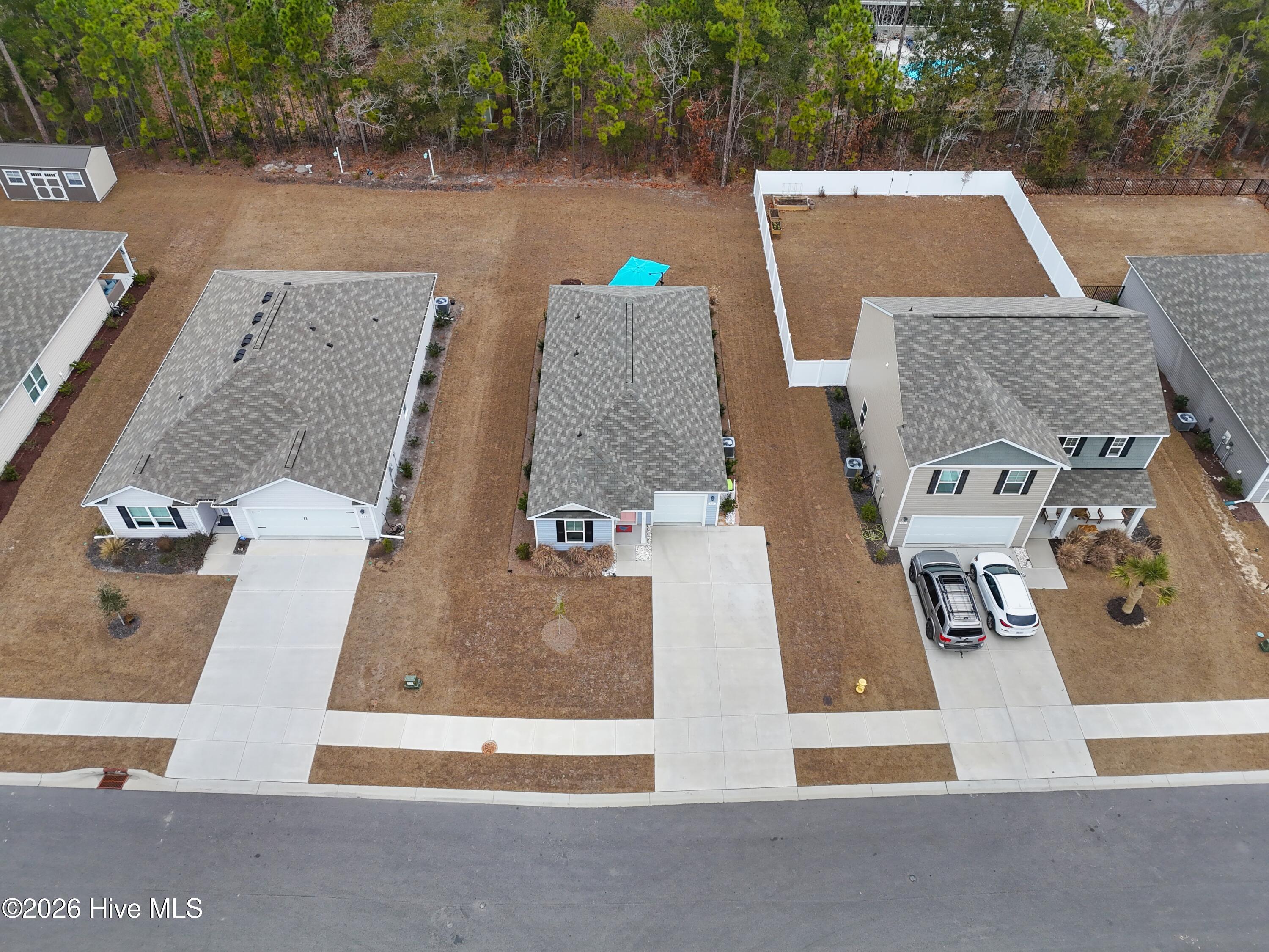 100549910 | Photo 38