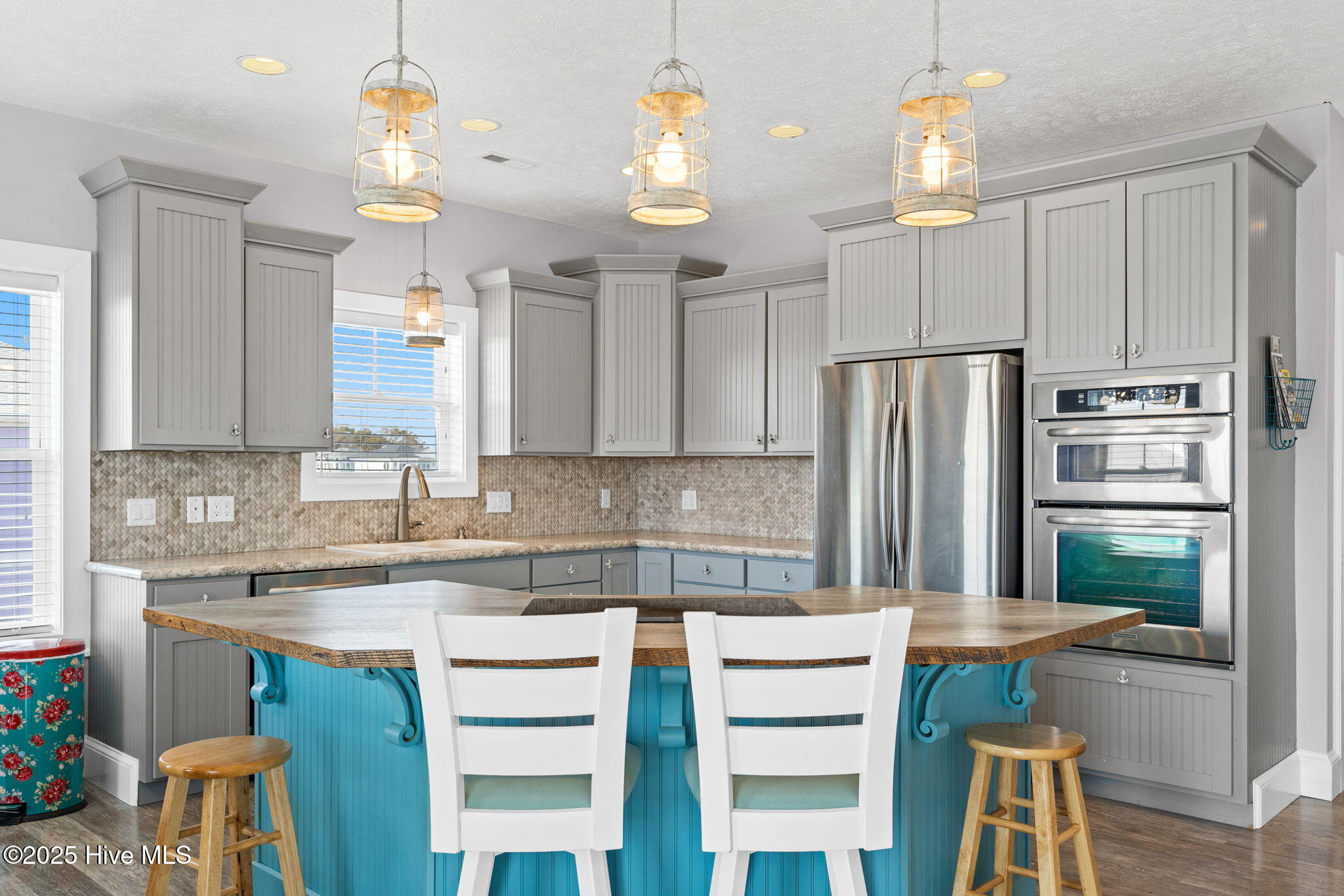 100495043 | Photo 12