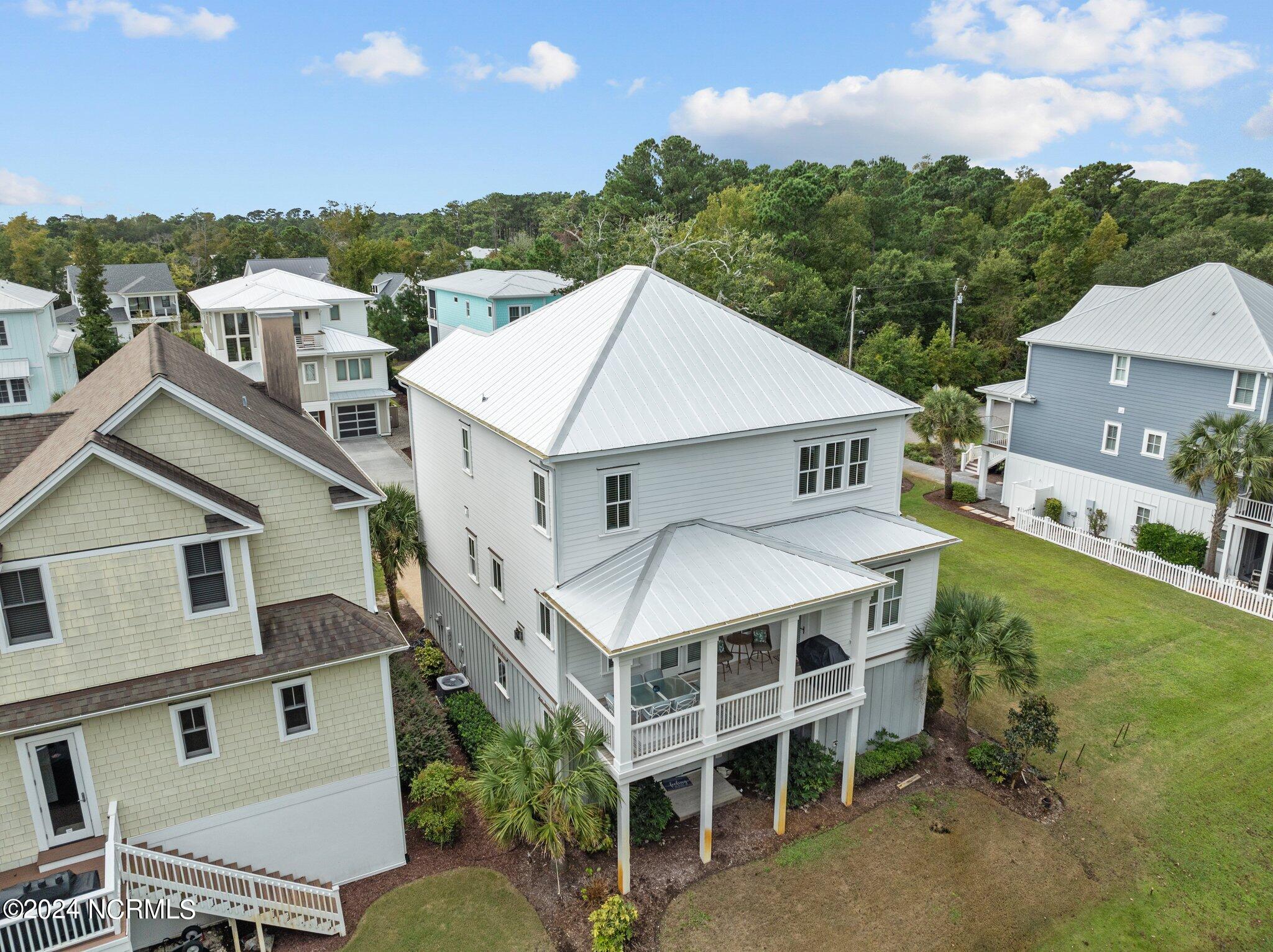 100556324 | Photo 44