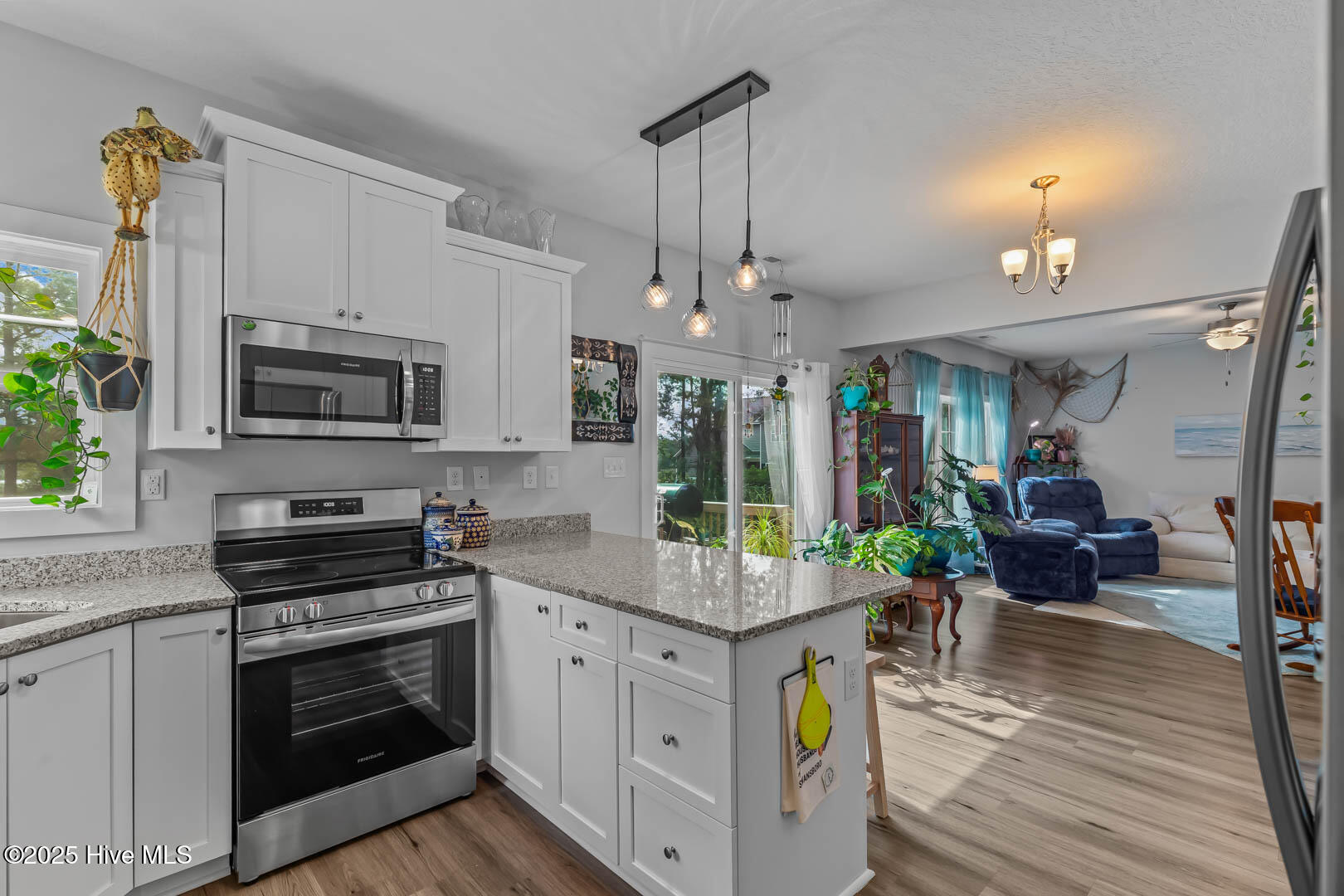 100544097 | Photo 21