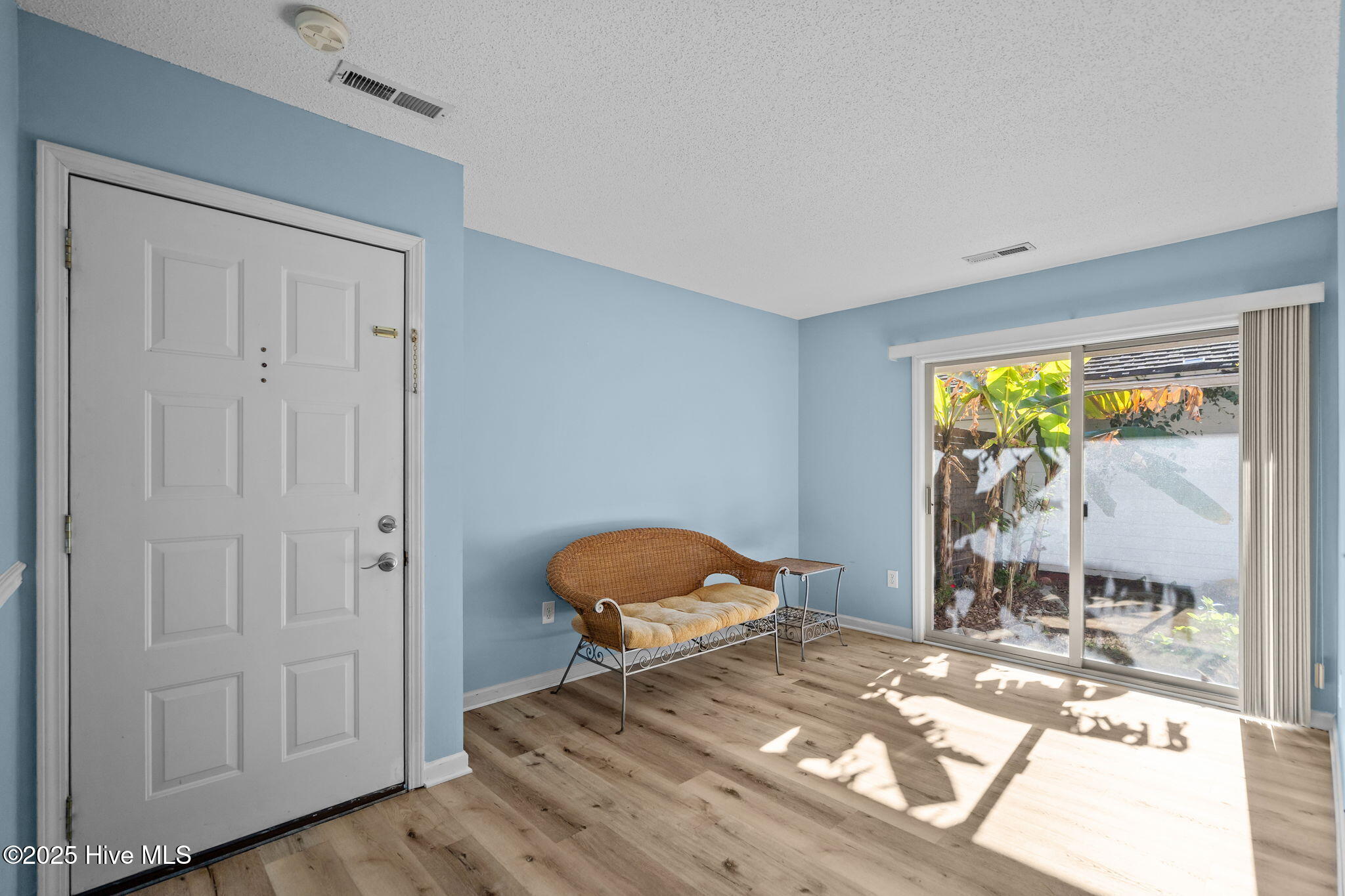 100544988 | Photo 16