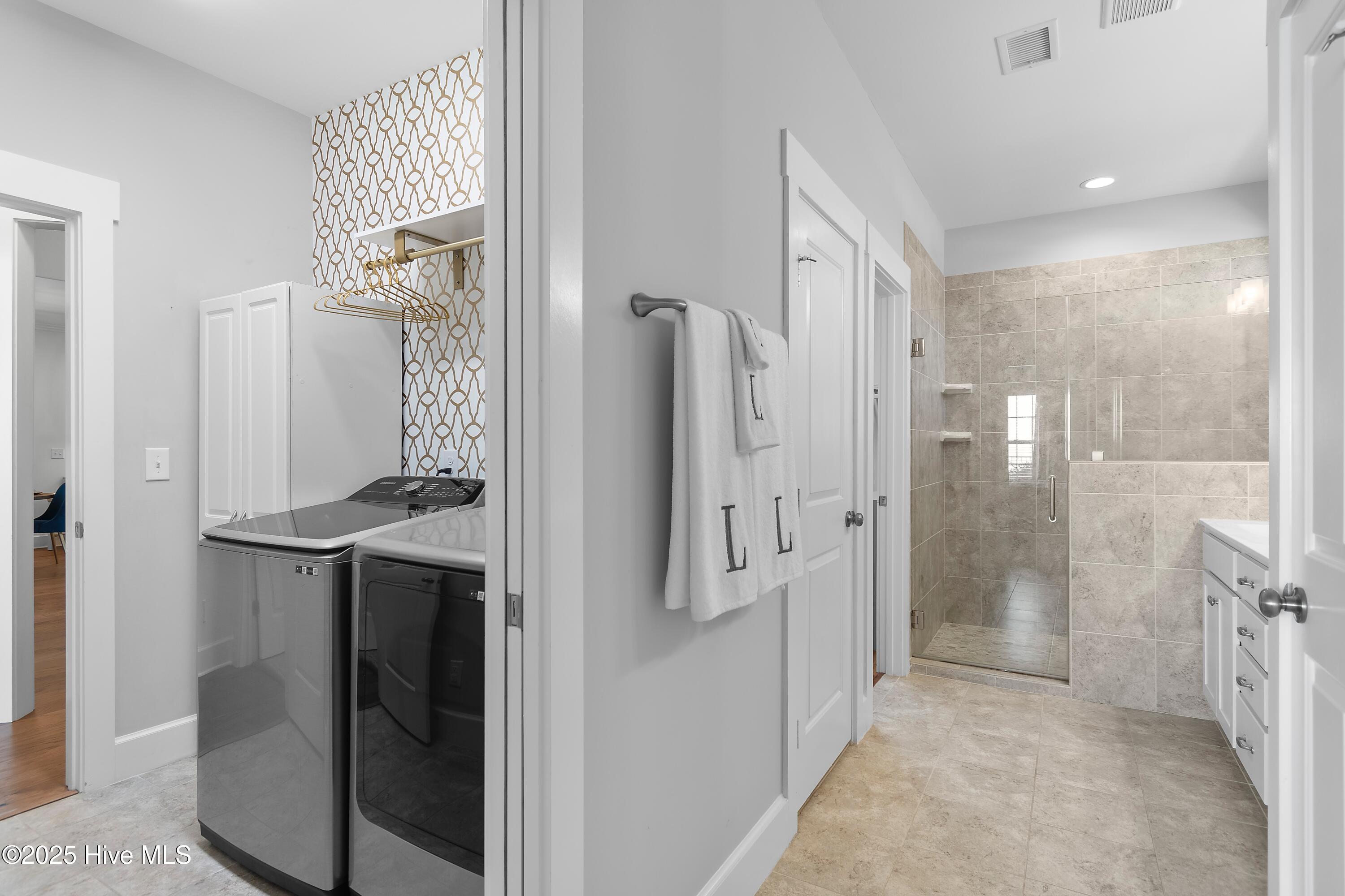 100537733 | Photo 42