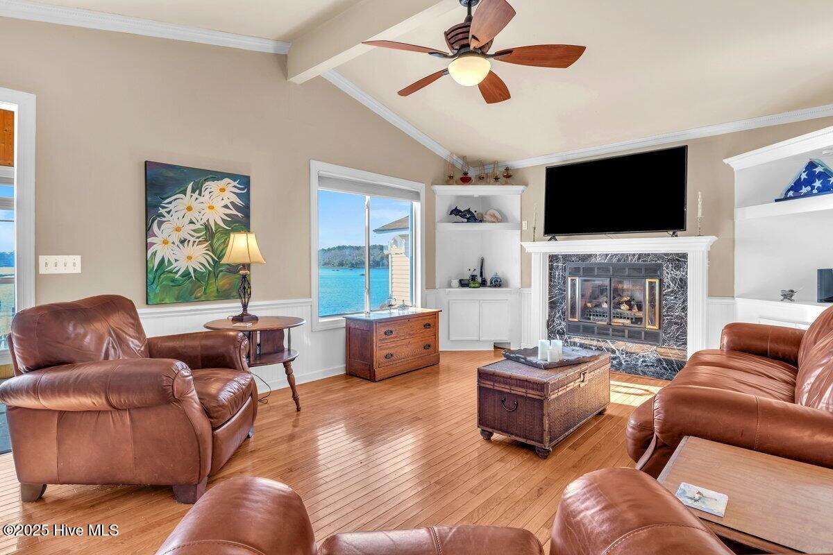 100544692 | Photo 14