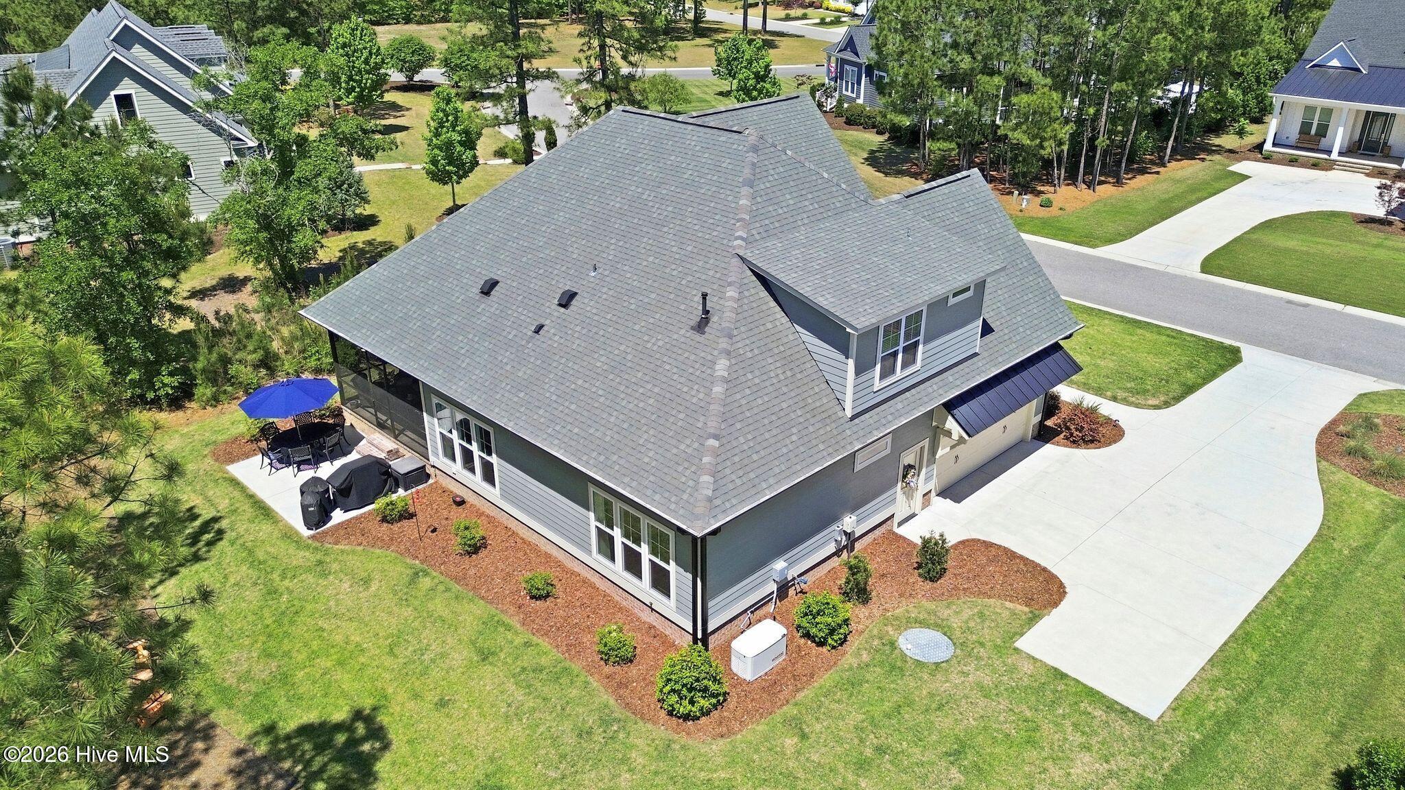 100569004 | Photo 80