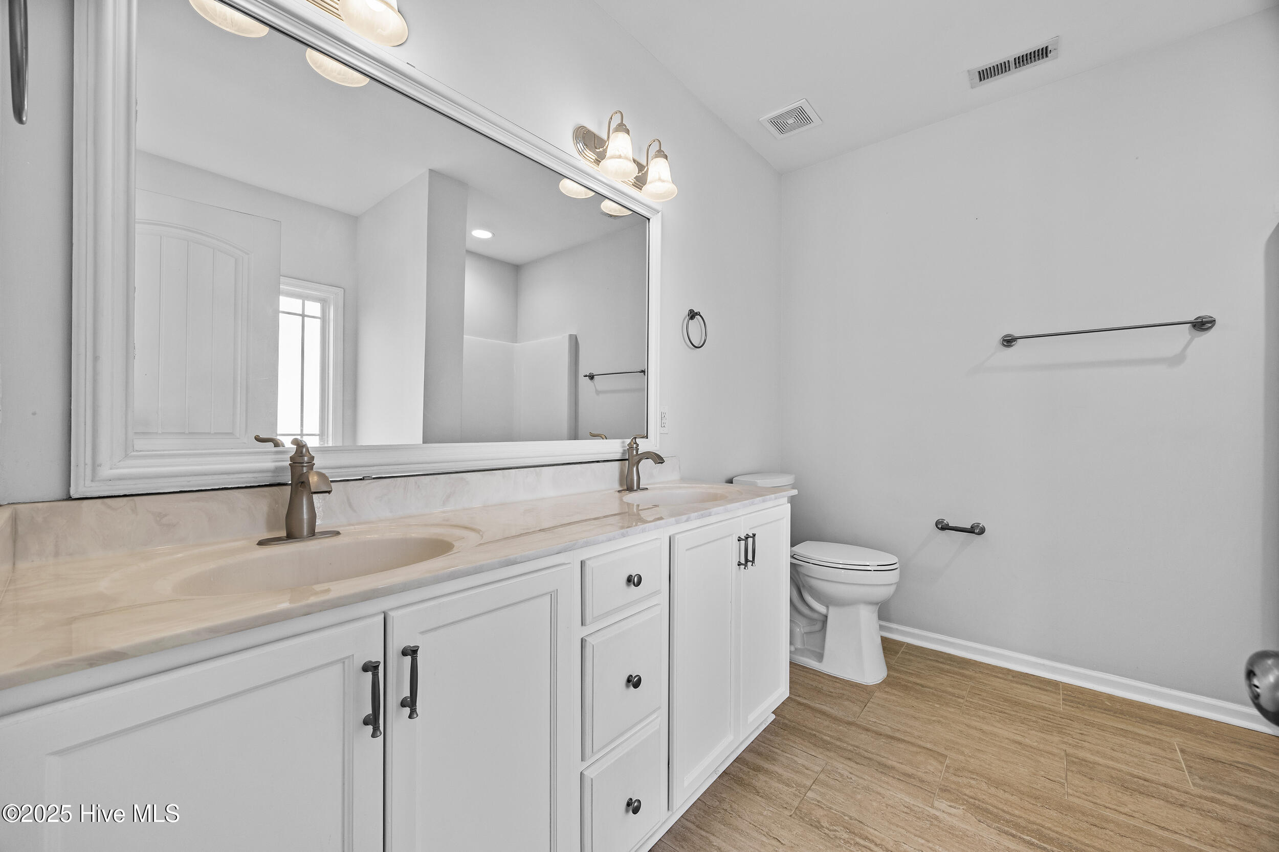 100546907 | Photo 20