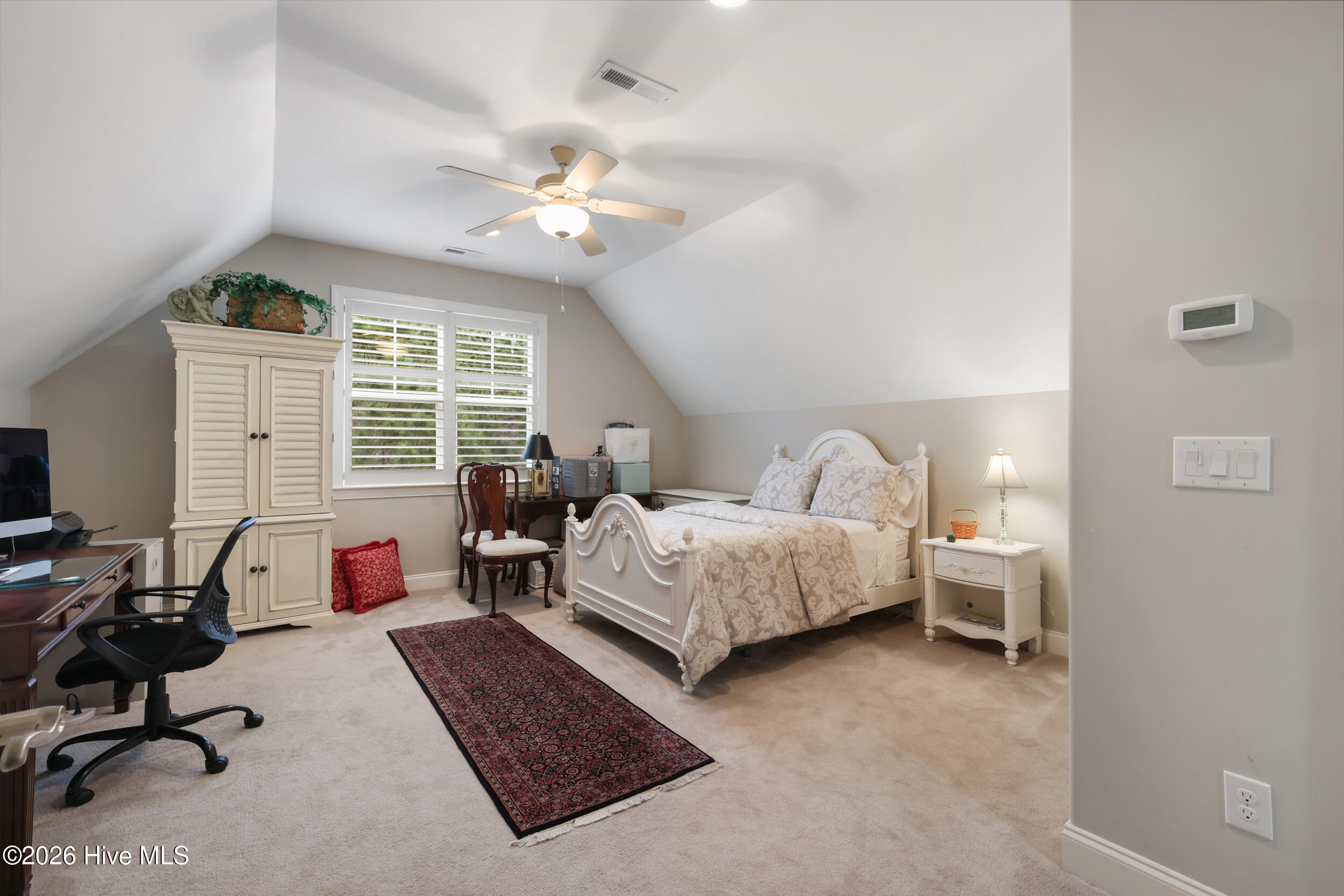 100561173 | Photo 38