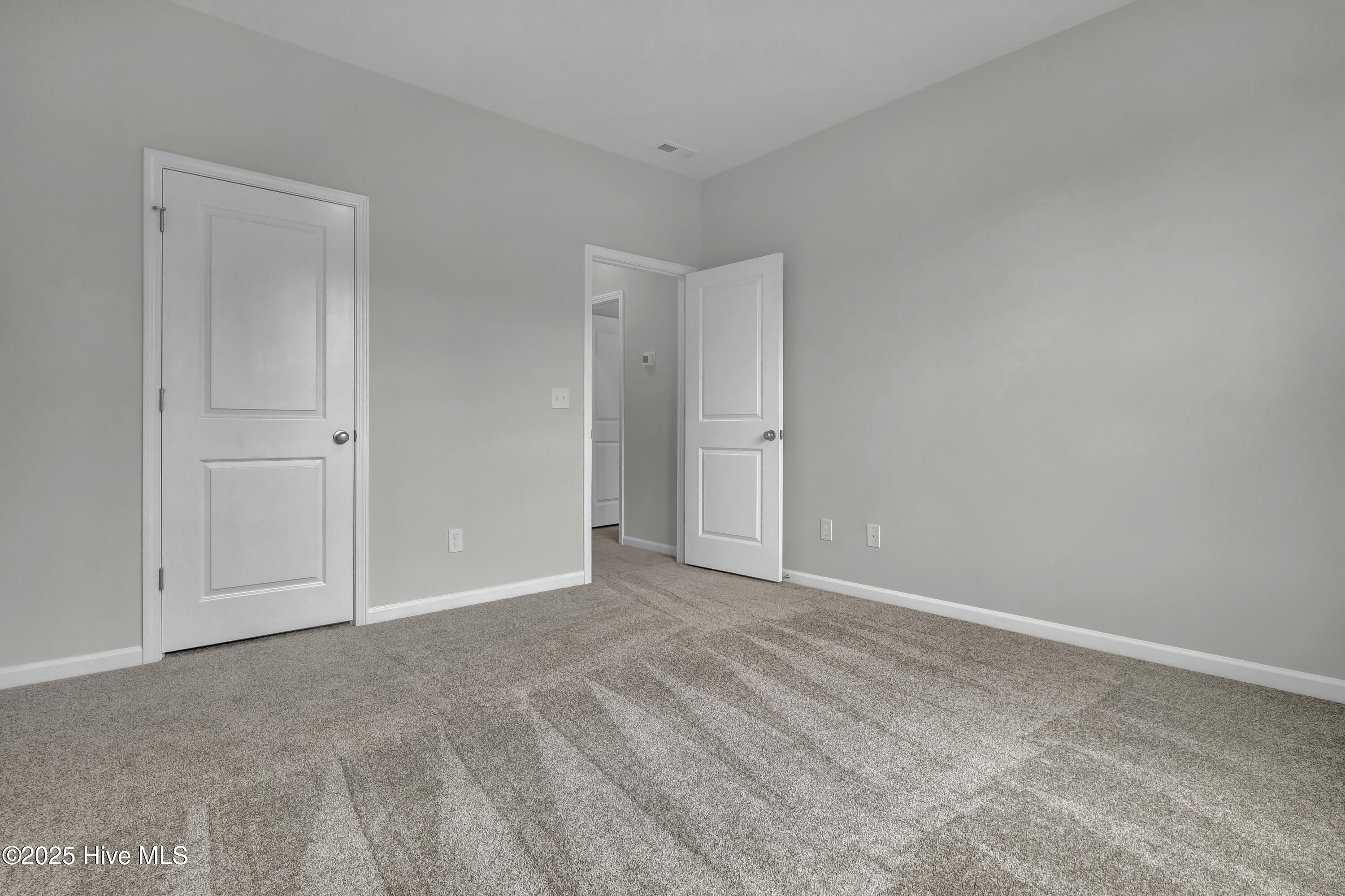 100559072 | Photo 24