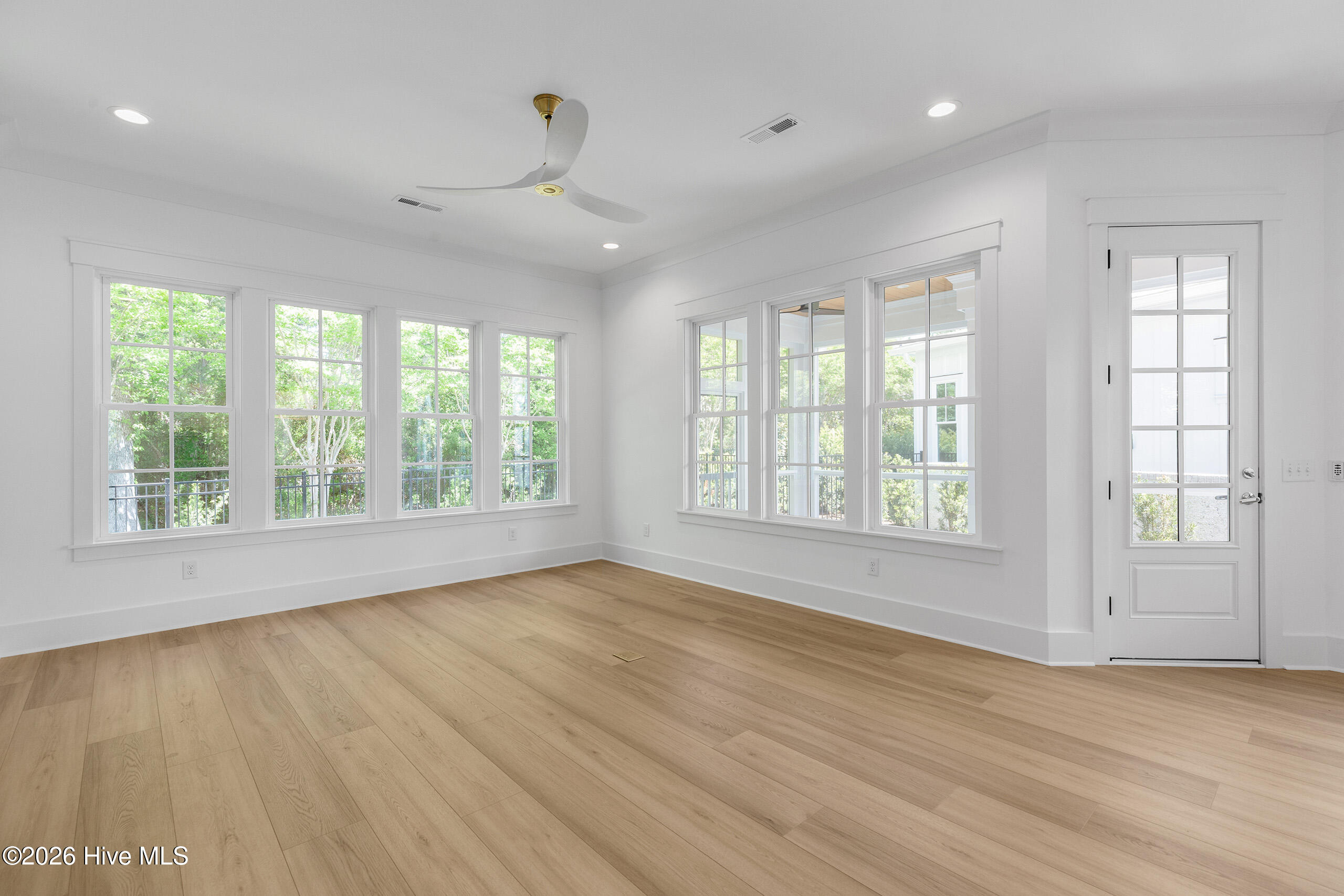 100519914 | Photo 37