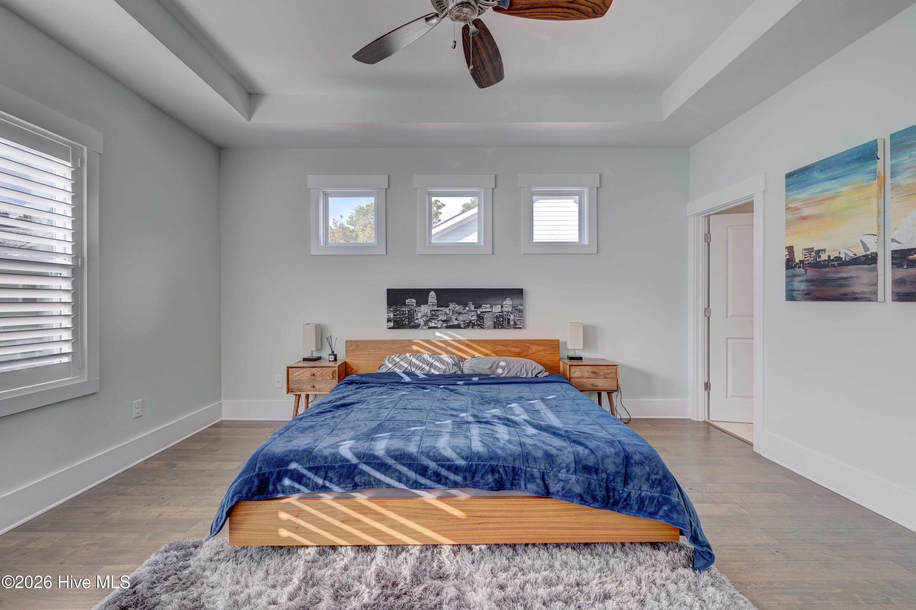 100561022 | Photo 32