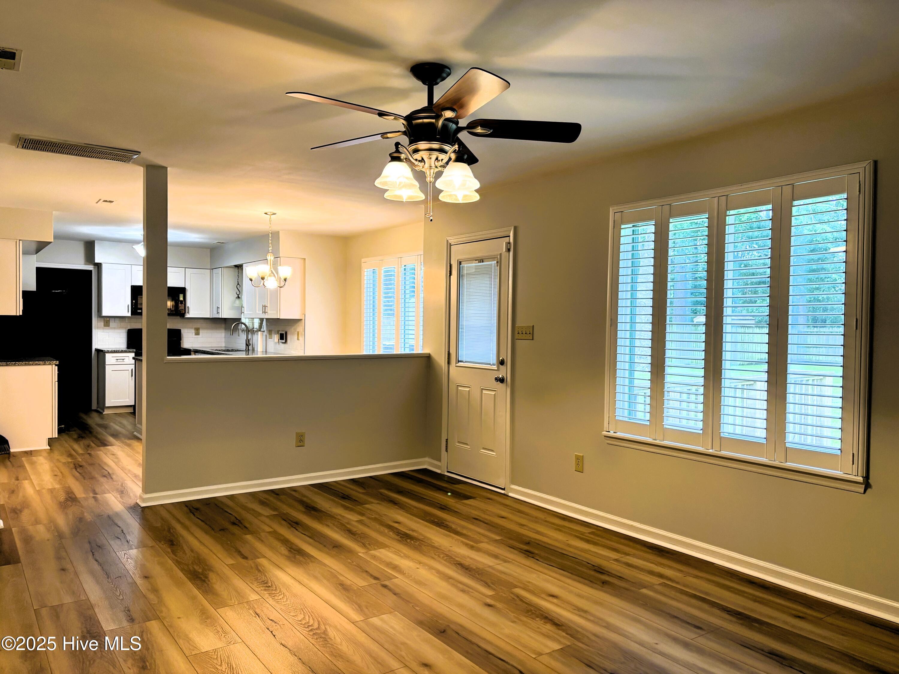 173 Audubon Drive, Jacksonville, NC 28546 – photo 11: Family Room