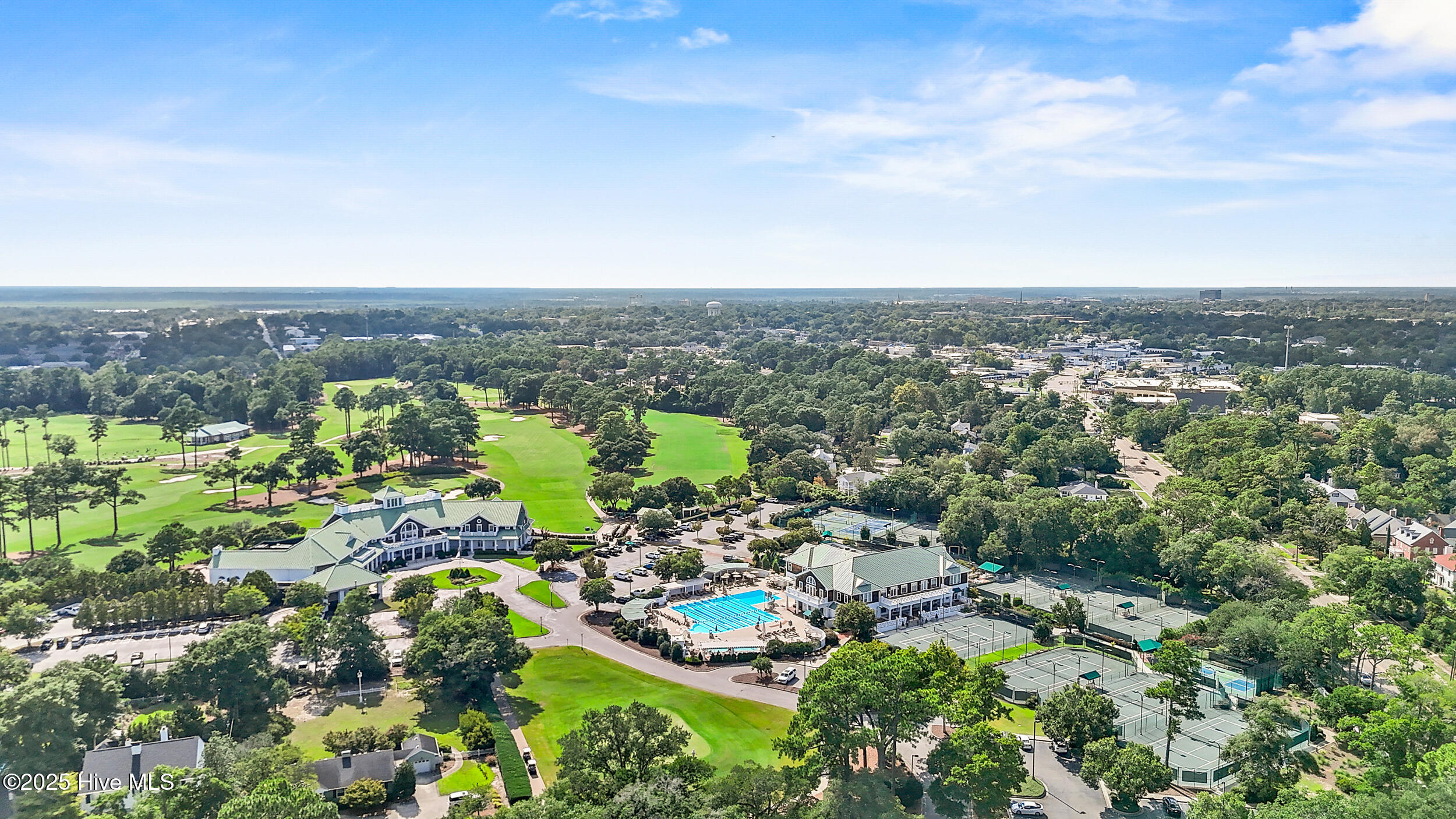 100561677 | Photo 64