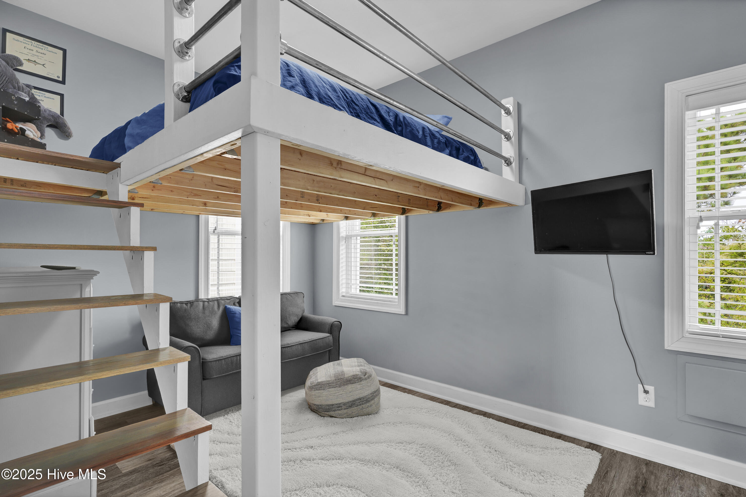 100532685 | Photo 32