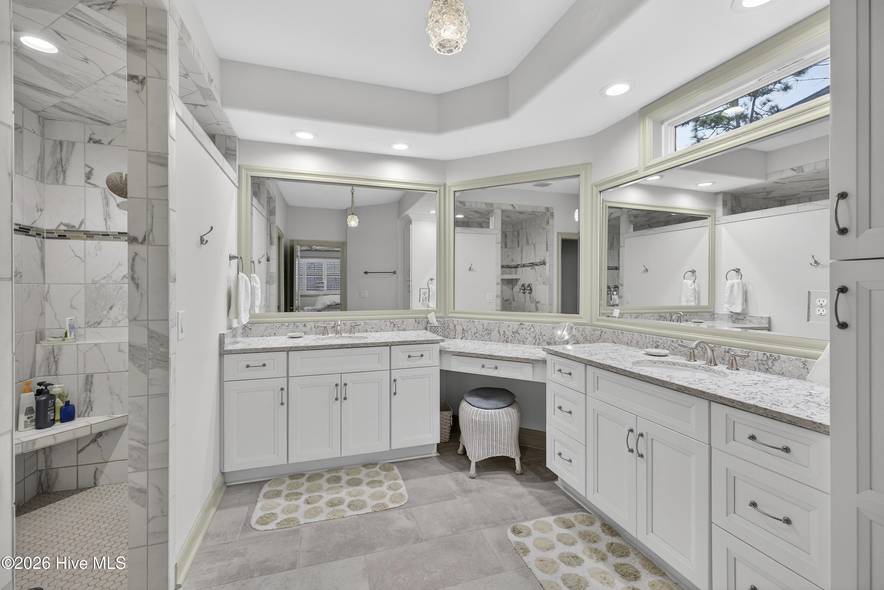 100551916 | Photo 13