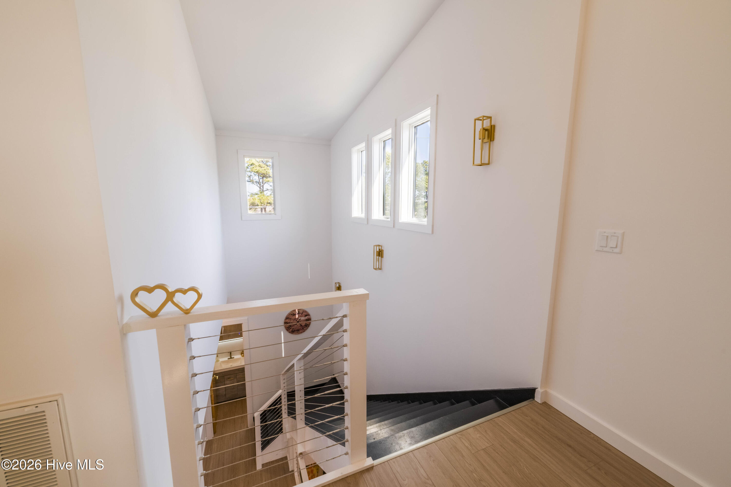 100554850 | Photo 47