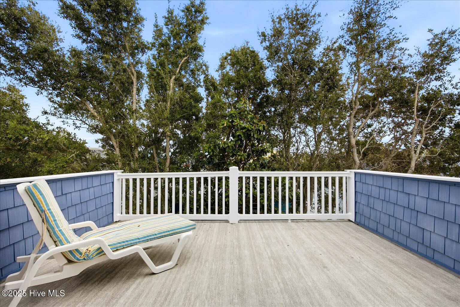 100546742 | Photo 22