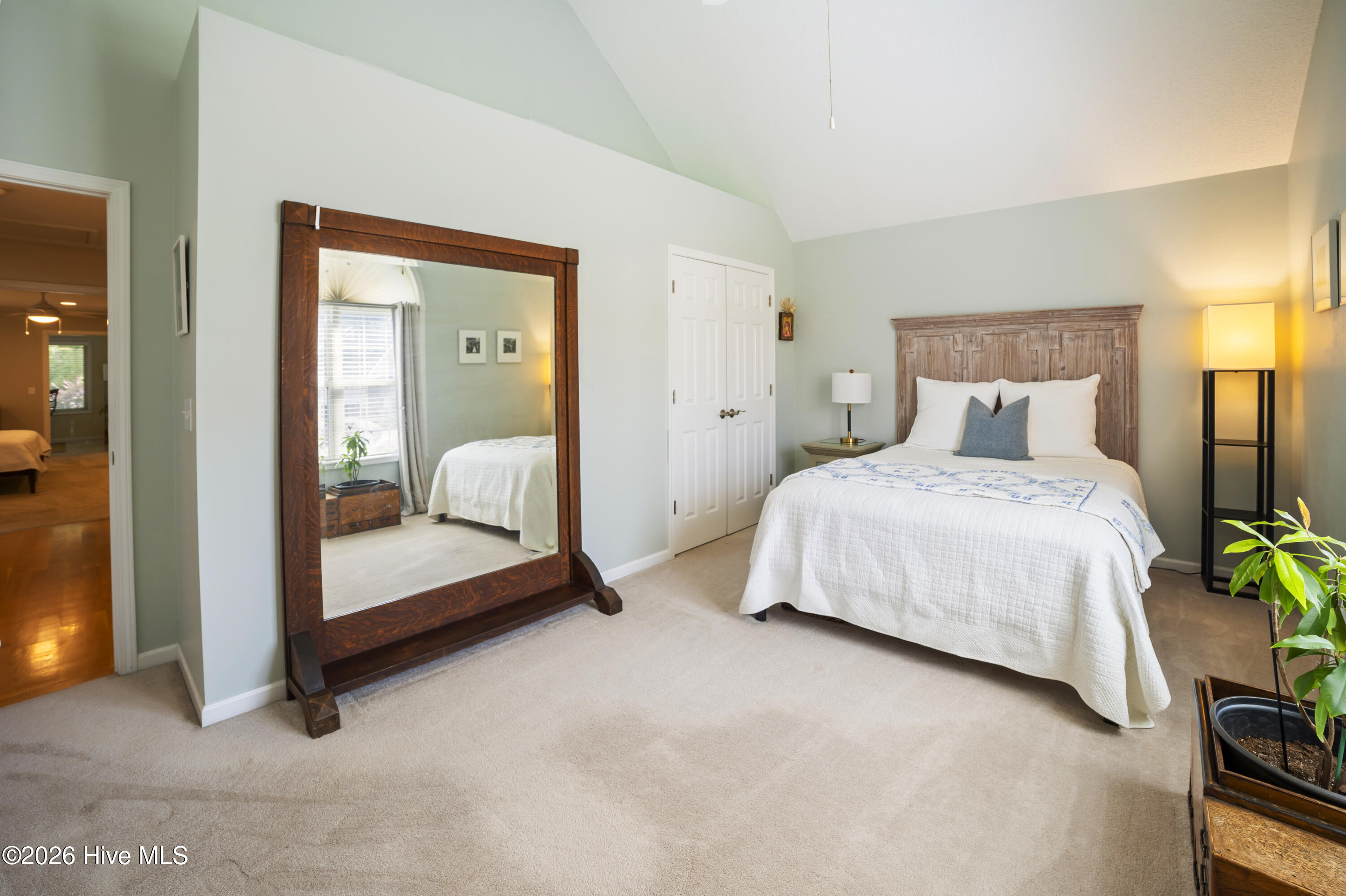 100567457 | Photo 17