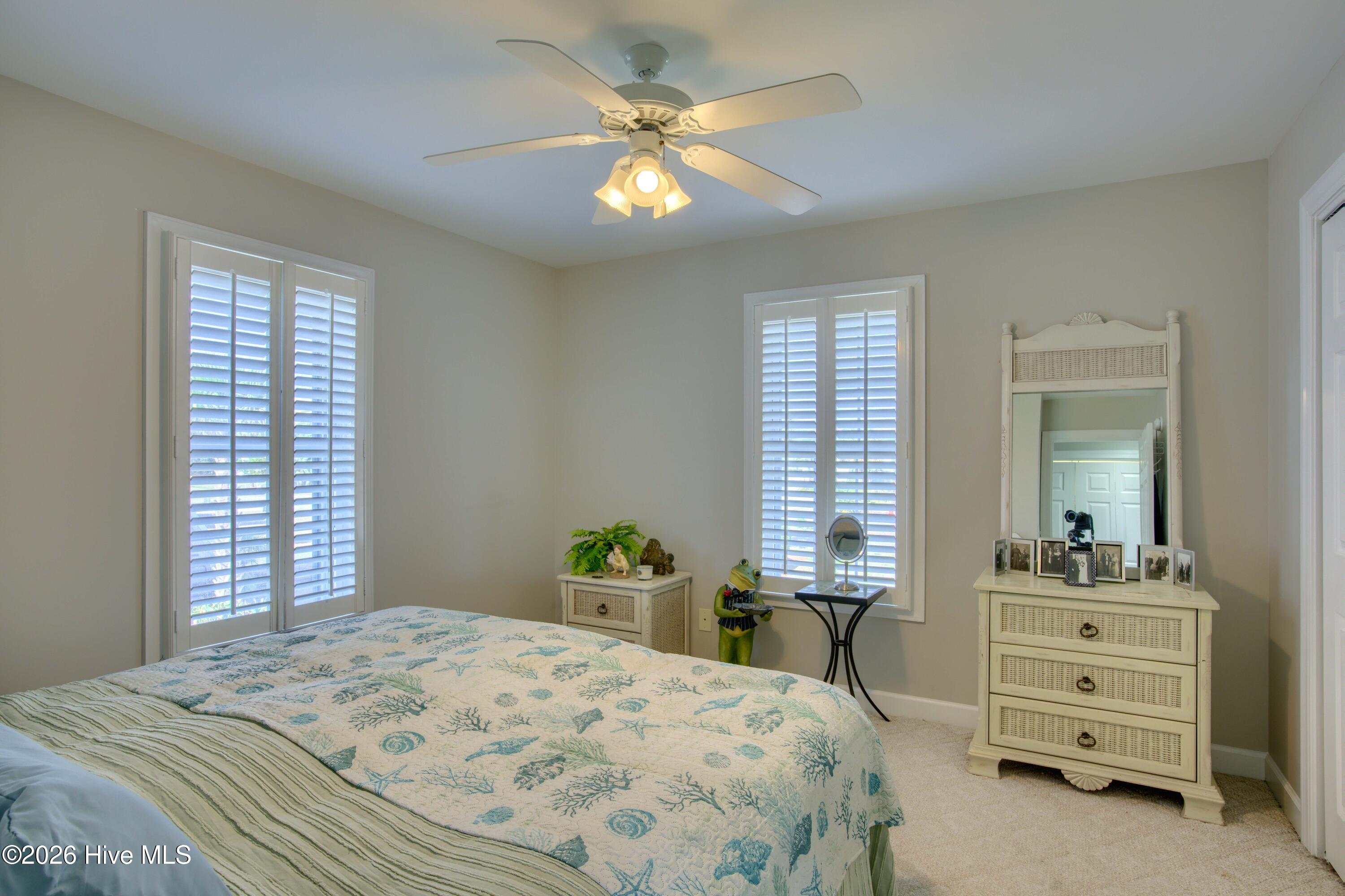 100558828 | Photo 24