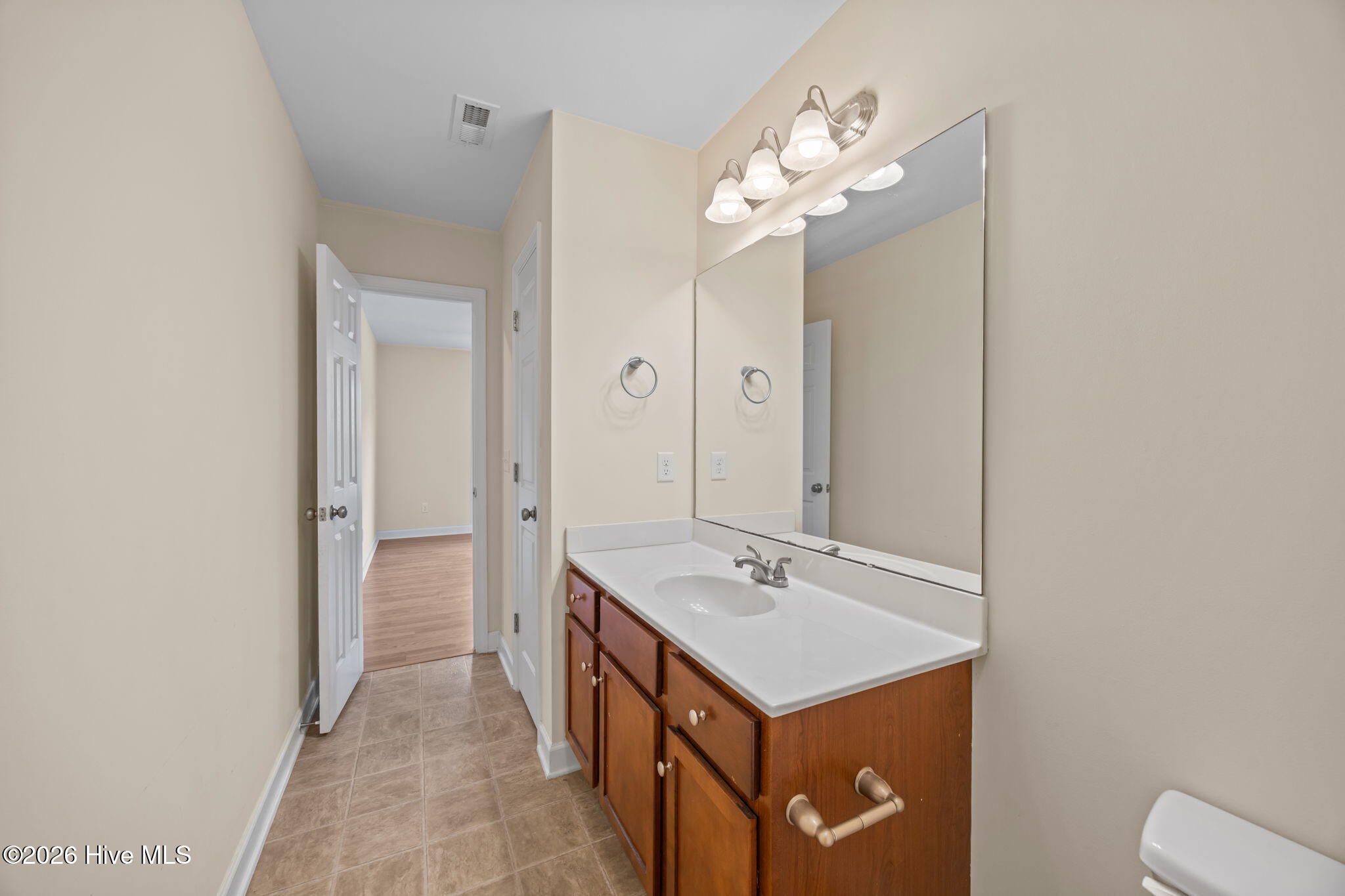 100557440 | Photo 20